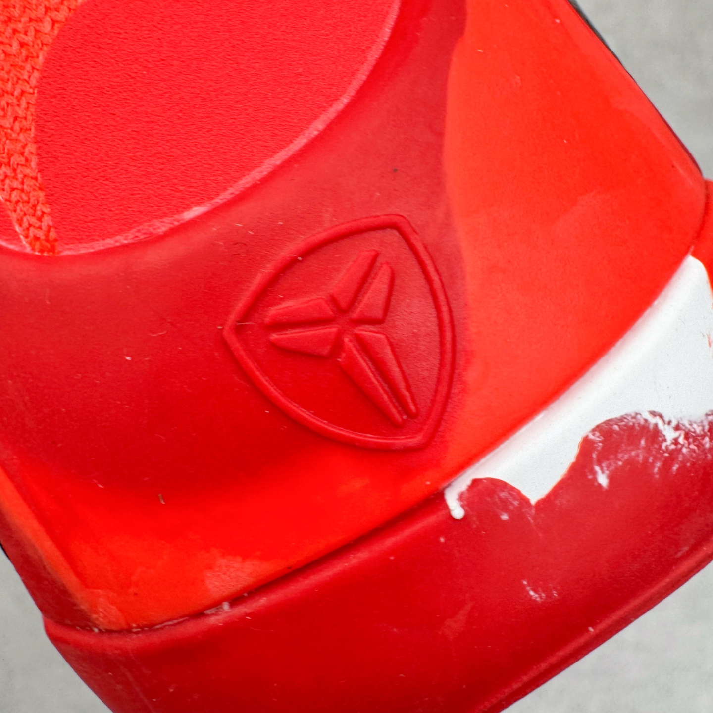 图片[15]-＃灭世纯原 NK KOBE 9 ELITE PROTRO \\\”科比9代精英高帮 圣诞红 FZ7335-600 2025曼巴年🐍重磅新品 市场最强科比9代精英版 独家出货 ✅原楦打造灵动版型 鞋头➕腰身➕后跟 360°无死角 ✅原厂工艺3层立体编织flyknit鞋面 厚度同步ZP吊打市场“纯原” ✅原厂碳板加持 立体感区分市场货品 ✅区分市场货品🌪过验级拉帮细节 ✅内置全新复刻版中底鞋垫 REACT缓震 密度增加抗衰减 ✅针对海外市场增加 47.5 满足精英选手实战需求 最强科9 灭世制造 用实力让情怀落地 👊🏻 实拍调校N版已经零色差零失真 百分百还原实物色彩所见即所得 不存在货不对板色差等低级问题 选购参考实物拍摄 不混卖不参货 只用心做好货严格选品 承诺混一赔十 尺码：39 40 40.5 41 42 42.5 43 44 44.5 45 46 47.5-选品中心