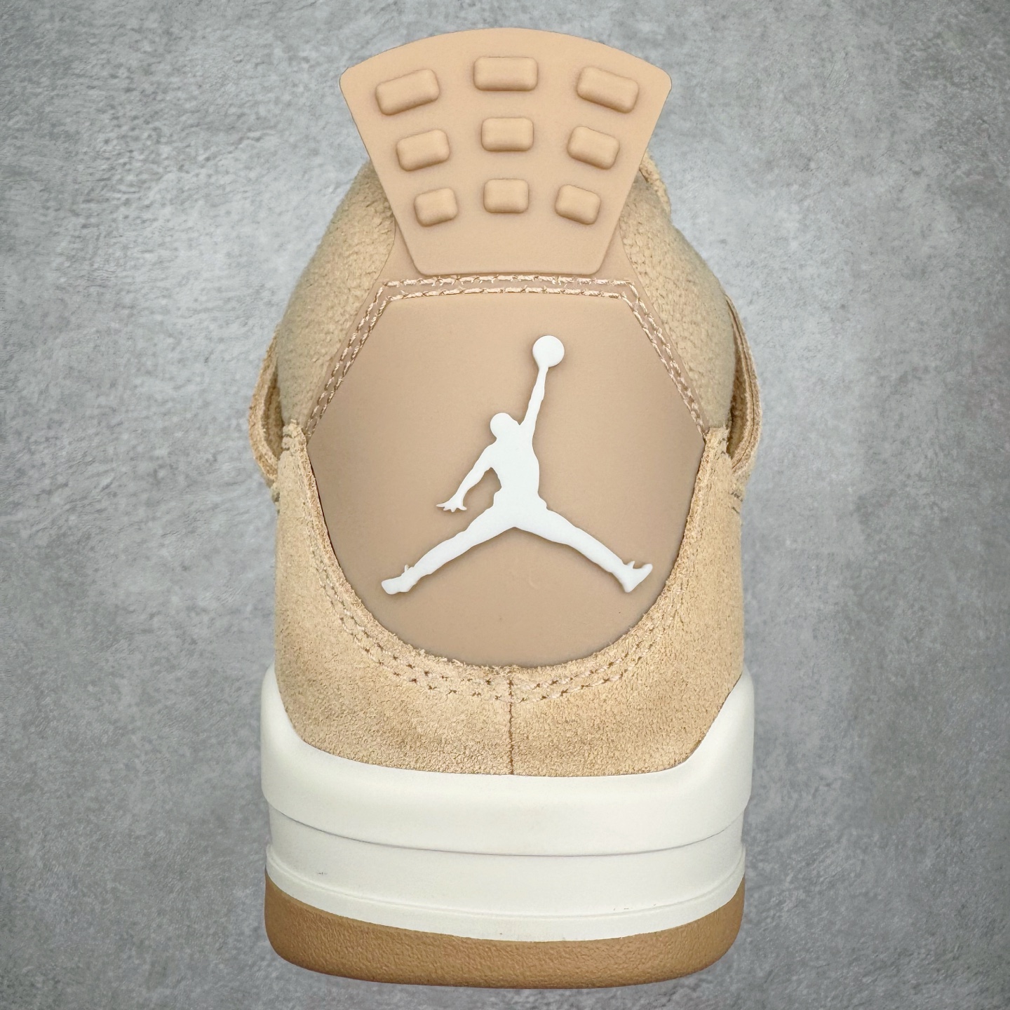 图片[8]-＃GX Air Jordan AJ4 WMNS \\\”Cozy Girl\\\”泰迪熊 HV0823-200 圈内最强四代 独家外贸特供尺码含 45.5 49.5 50.5 耗时半年巨作 全套原纸板楦头开发 原厂特供皮料加持 确保原汁原味 完美呈现四代版型 一比一鞋头弧度高度鞋身弧度 数据细节工艺流程均保持原鞋一致 原厂TPU网格鞋带扣 正确内里网布 菱角分明不变形无多余毛边 柔软性质感一致于原鞋 市场唯一原厂鞋扣模具 背面可见隐藏注塑口 原厂织唛标 原厂飞人电绣工艺 尾指中部跳三针 独家绑鞋带手法 印刷中底布 四线拉帮 米色美纹纸贴合固定 进口港宝加持 后跟自然饱满 全鞋荧光划线卡点 追求极致完美 每一双都是工艺品 多重QC质检 超越公司货的品控标准 实实在在的免检产品 尺码：36 36.5 37.5 38 38.5 39 40 40.5 41 42 42.5 43 44 44.5 45 45.5 46 47.5 48.5 49.5 50.5-选品中心