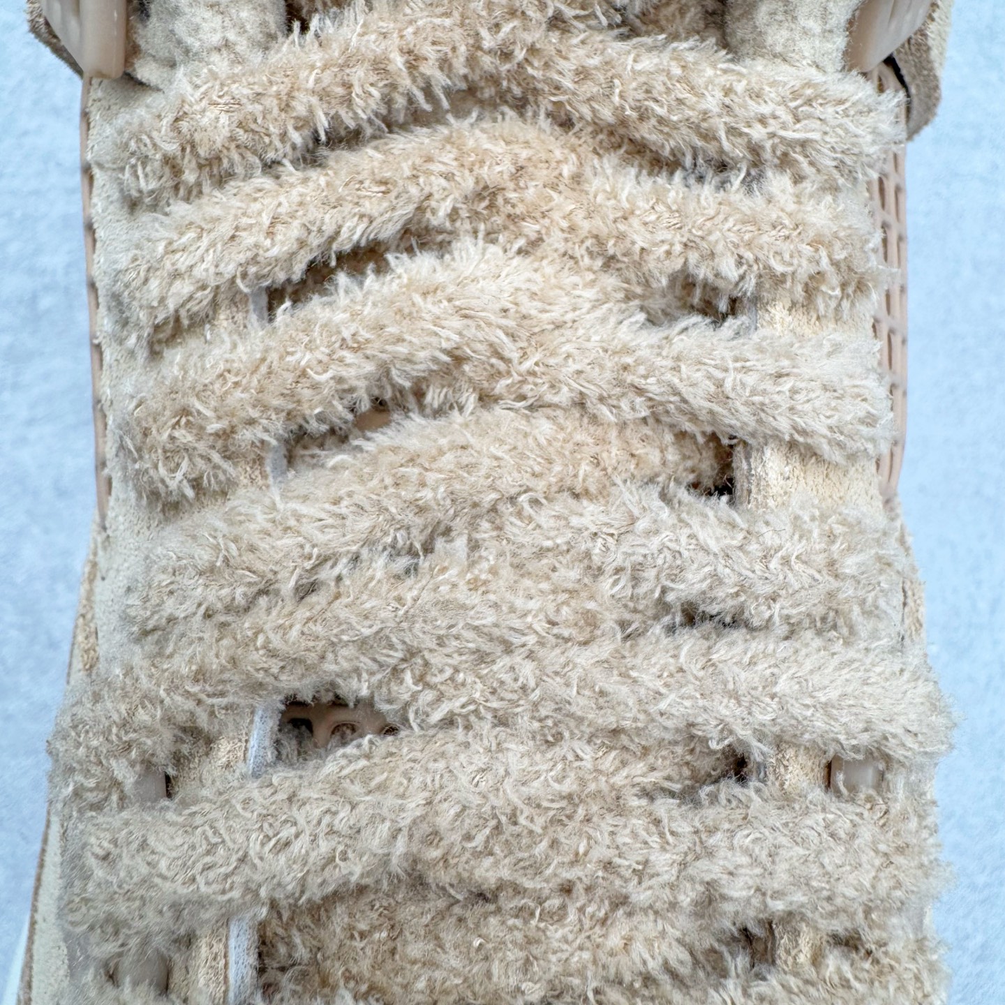 图片[13]-＃GX Air Jordan AJ4 WMNS \\\”Cozy Girl\\\”泰迪熊 HV0823-200 圈内最强四代 独家外贸特供尺码含 45.5 49.5 50.5 耗时半年巨作 全套原纸板楦头开发 原厂特供皮料加持 确保原汁原味 完美呈现四代版型 一比一鞋头弧度高度鞋身弧度 数据细节工艺流程均保持原鞋一致 原厂TPU网格鞋带扣 正确内里网布 菱角分明不变形无多余毛边 柔软性质感一致于原鞋 市场唯一原厂鞋扣模具 背面可见隐藏注塑口 原厂织唛标 原厂飞人电绣工艺 尾指中部跳三针 独家绑鞋带手法 印刷中底布 四线拉帮 米色美纹纸贴合固定 进口港宝加持 后跟自然饱满 全鞋荧光划线卡点 追求极致完美 每一双都是工艺品 多重QC质检 超越公司货的品控标准 实实在在的免检产品 尺码：36 36.5 37.5 38 38.5 39 40 40.5 41 42 42.5 43 44 44.5 45 45.5 46 47.5 48.5 49.5 50.5-选品中心