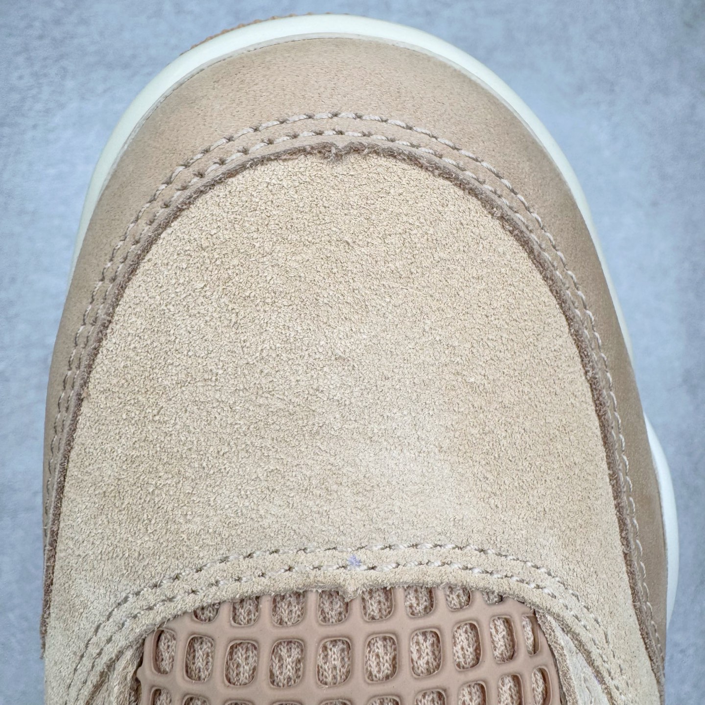 图片[14]-＃GX Air Jordan AJ4 WMNS \\\”Cozy Girl\\\”泰迪熊 HV0823-200 圈内最强四代 独家外贸特供尺码含 45.5 49.5 50.5 耗时半年巨作 全套原纸板楦头开发 原厂特供皮料加持 确保原汁原味 完美呈现四代版型 一比一鞋头弧度高度鞋身弧度 数据细节工艺流程均保持原鞋一致 原厂TPU网格鞋带扣 正确内里网布 菱角分明不变形无多余毛边 柔软性质感一致于原鞋 市场唯一原厂鞋扣模具 背面可见隐藏注塑口 原厂织唛标 原厂飞人电绣工艺 尾指中部跳三针 独家绑鞋带手法 印刷中底布 四线拉帮 米色美纹纸贴合固定 进口港宝加持 后跟自然饱满 全鞋荧光划线卡点 追求极致完美 每一双都是工艺品 多重QC质检 超越公司货的品控标准 实实在在的免检产品 尺码：36 36.5 37.5 38 38.5 39 40 40.5 41 42 42.5 43 44 44.5 45 45.5 46 47.5 48.5 49.5 50.5-选品中心