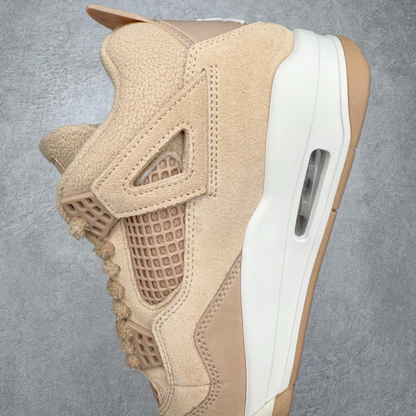 图片[7]-＃GX Air Jordan AJ4 WMNS \\\”Cozy Girl\\\”泰迪熊 HV0823-200 圈内最强四代 独家外贸特供尺码含 45.5 49.5 50.5 耗时半年巨作 全套原纸板楦头开发 原厂特供皮料加持 确保原汁原味 完美呈现四代版型 一比一鞋头弧度高度鞋身弧度 数据细节工艺流程均保持原鞋一致 原厂TPU网格鞋带扣 正确内里网布 菱角分明不变形无多余毛边 柔软性质感一致于原鞋 市场唯一原厂鞋扣模具 背面可见隐藏注塑口 原厂织唛标 原厂飞人电绣工艺 尾指中部跳三针 独家绑鞋带手法 印刷中底布 四线拉帮 米色美纹纸贴合固定 进口港宝加持 后跟自然饱满 全鞋荧光划线卡点 追求极致完美 每一双都是工艺品 多重QC质检 超越公司货的品控标准 实实在在的免检产品 尺码：36 36.5 37.5 38 38.5 39 40 40.5 41 42 42.5 43 44 44.5 45 45.5 46 47.5 48.5 49.5 50.5-选品中心