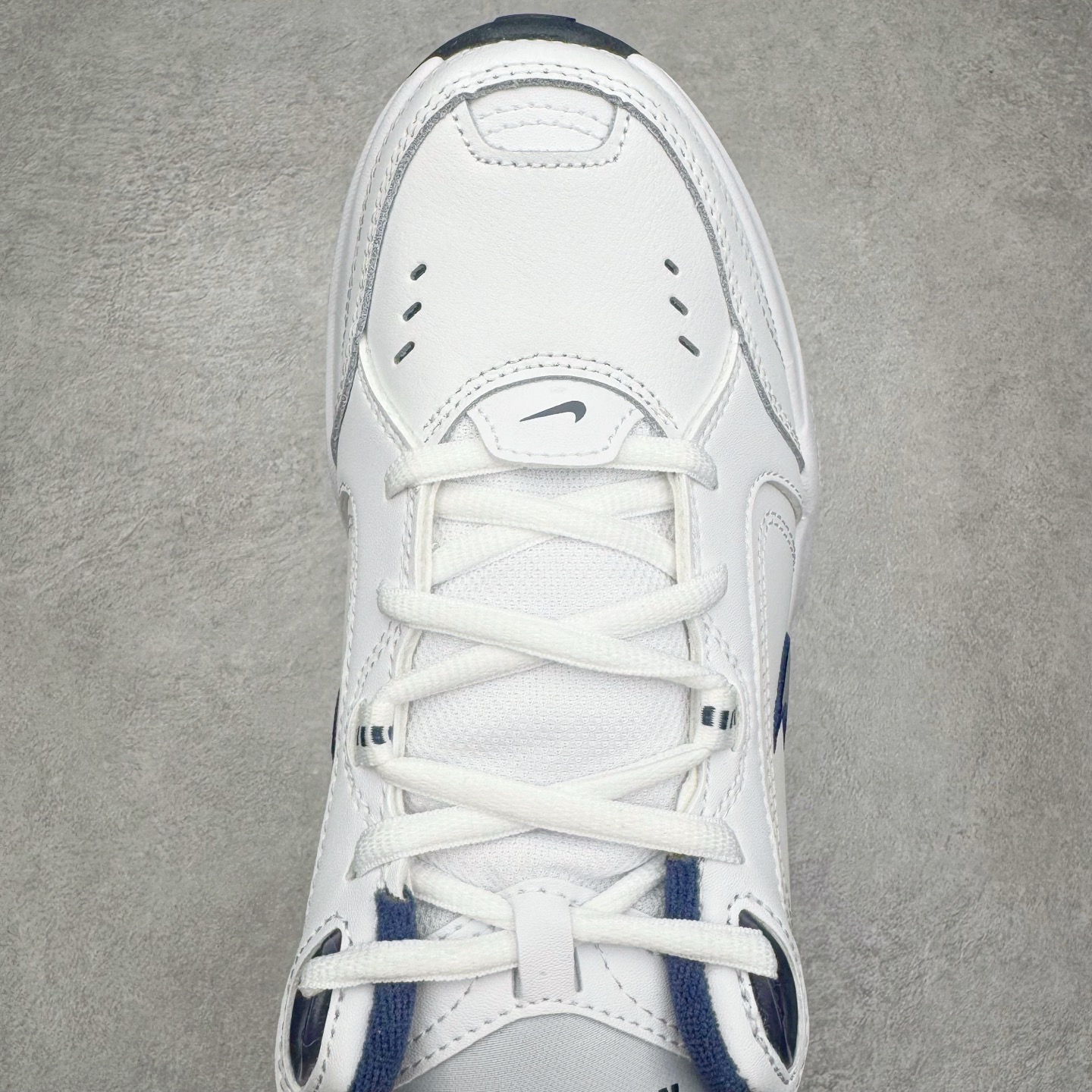 图片[4]-＃奥莱订单福利 NK Air Monarch IV M2K Tekno 复古运动老爹鞋 白蓝 货号：415445-102 独家渠道 市面未流通批次 奥莱直播间499 599一样的东西 碾压市面现存所有版本 公司一样的东西 超值回馈 帮你省钱 复古潮流优质皮革打造鞋面 夸张流线极符 风靡老爹元素 外形延续当下潮流得未来感老爹鞋 设计干净配色风格也带有浓郁的复古感受 极为独特 尺码：36 36.5 37.5 38 38.5 39 40 40.5 41 42 42.5 43 44 44.5-选品中心