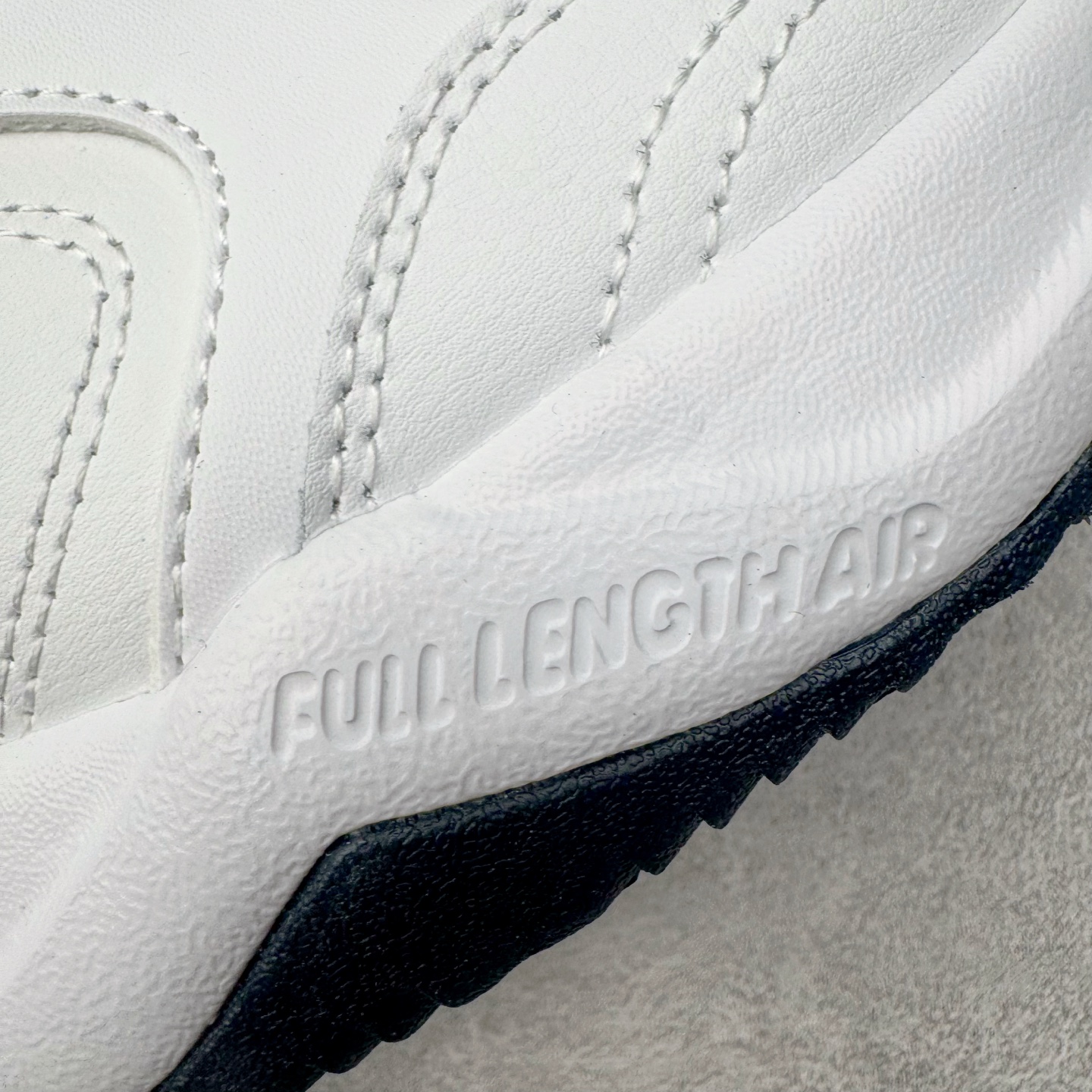 图片[15]-＃奥莱订单福利 NK Air Monarch IV M2K Tekno 复古运动老爹鞋 白蓝 货号：415445-102 独家渠道 市面未流通批次 奥莱直播间499 599一样的东西 碾压市面现存所有版本 公司一样的东西 超值回馈 帮你省钱 复古潮流优质皮革打造鞋面 夸张流线极符 风靡老爹元素 外形延续当下潮流得未来感老爹鞋 设计干净配色风格也带有浓郁的复古感受 极为独特 尺码：36 36.5 37.5 38 38.5 39 40 40.5 41 42 42.5 43 44 44.5-选品中心