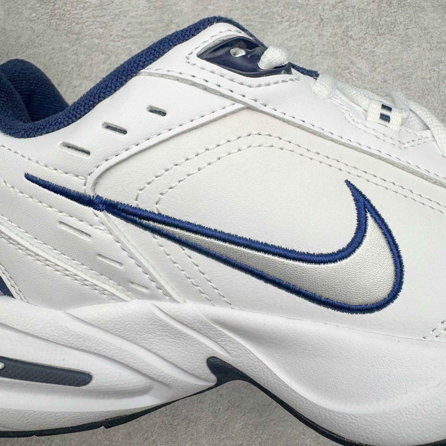 图片[17]-＃奥莱订单福利 NK Air Monarch IV M2K Tekno 复古运动老爹鞋 白蓝 货号：415445-102 独家渠道 市面未流通批次 奥莱直播间499 599一样的东西 碾压市面现存所有版本 公司一样的东西 超值回馈 帮你省钱 复古潮流优质皮革打造鞋面 夸张流线极符 风靡老爹元素 外形延续当下潮流得未来感老爹鞋 设计干净配色风格也带有浓郁的复古感受 极为独特 尺码：36 36.5 37.5 38 38.5 39 40 40.5 41 42 42.5 43 44 44.5-选品中心