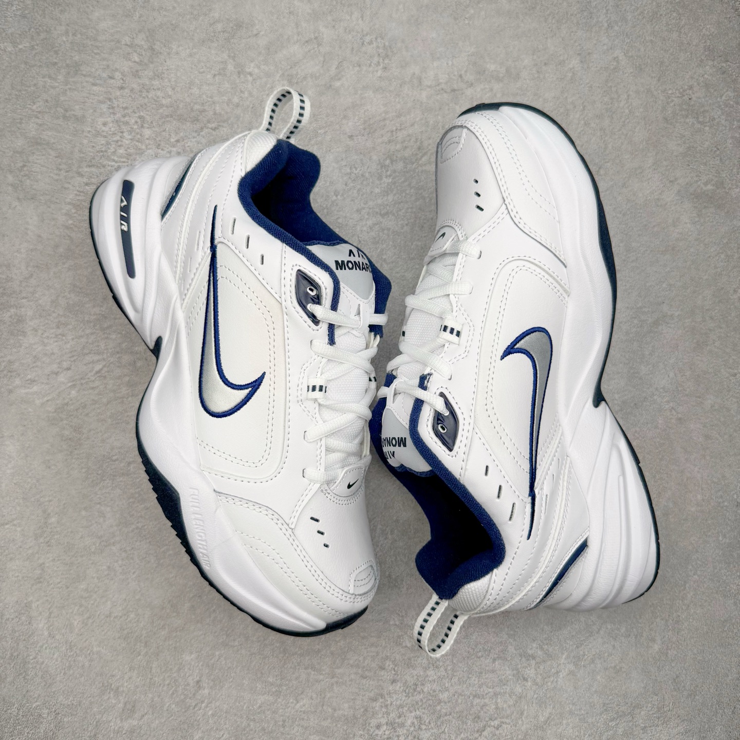 图片[3]-＃奥莱订单福利 NK Air Monarch IV M2K Tekno 复古运动老爹鞋 白蓝 货号：415445-102 独家渠道 市面未流通批次 奥莱直播间499 599一样的东西 碾压市面现存所有版本 公司一样的东西 超值回馈 帮你省钱 复古潮流优质皮革打造鞋面 夸张流线极符 风靡老爹元素 外形延续当下潮流得未来感老爹鞋 设计干净配色风格也带有浓郁的复古感受 极为独特 尺码：36 36.5 37.5 38 38.5 39 40 40.5 41 42 42.5 43 44 44.5-选品中心