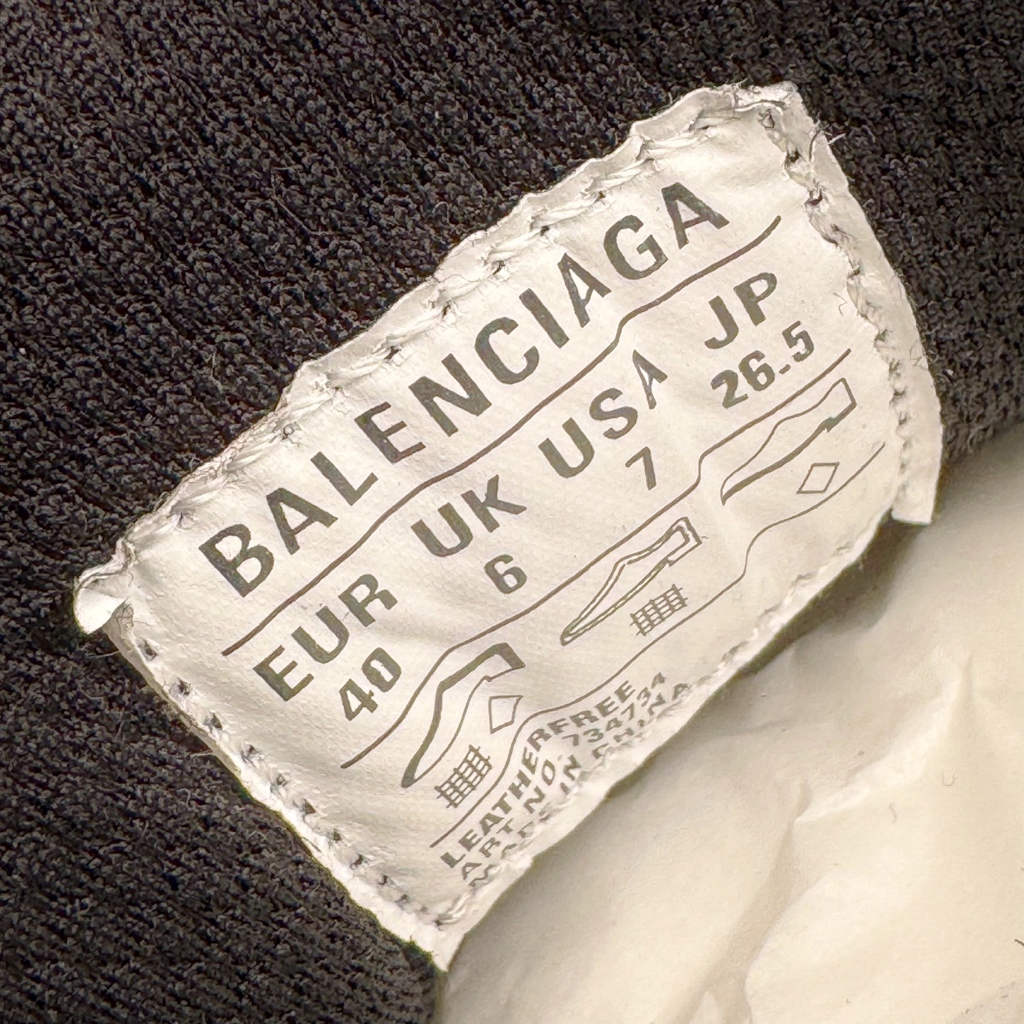 图片[10]-＃VG零售版 BALENCIAGA 3XL Sneakers 巴黎世家十代网布系带低帮走秀复古老爹鞋 全套原纸板楦头开发 最原汁原味的灵魂版型 全鞋荧光划线卡点 胶水把控整洁度追求极致完美 每一双都是工艺品 多重QC质检 超越公司货的品控标准 实实在在的免检产品 原盒原配 正确字体电绣 粗细、位置、大小正确 侧边TPU 透气孔匹配意产原版 正确分离大底 TPU软底 原版一致大底LOGO 立体感十足 原厂皮料水洗做旧 采购原厂网纱 不含皮革 网布材料和聚氨酯 磨损效果 鞋头边缘和后帮 Balenciaga 徽标 鞋面和后跟凸印尺码 鞋舌 3XL 橡胶品牌标识和反光细节 鞋帮拉袢和鞋舌拉祥 配反光细节 备用鞋带在鞋履前侧 可在穿着前取下 便于不同造型搭配 正常尺码 尺码：35 36 37 38 39 40 41 42 43 44 45 46-选品中心
