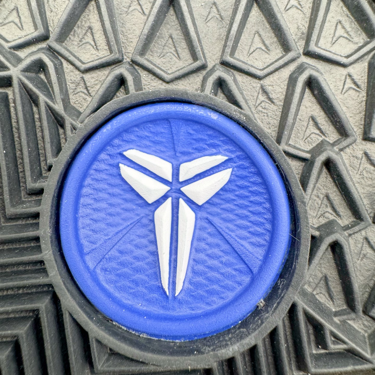 图片[16]-＃GX NK Zoom Kobe Ⅷ System 科比8代复刻实战运动低帮文化篮球鞋 黑蓝 555035-202 完美复刻公司货 React科技鞋垫加持 实战配置直接拉满 原楦纸板开发 鞋身流线型、后跟塑形 区分土肥圆 原厂针织鞋面一针一线匹配原版 全身鞋材卡料色独家定制 唯一万针立体刺绣SWOOSH 真实底模最大50.5 实战利器 专供海外市场 独立原厂模具 首批不拼图大几率过验 亲测已过 支持各种高强度实战 无需担心 补货周期极长 脚宽建议买大半码 科比系列前掌偏窄 支持七天无理由退换 尺码： 40 40.5 41 42 42.5 43 44 44.5 45 46 47.5 48.5 49.5 50.5-选品中心