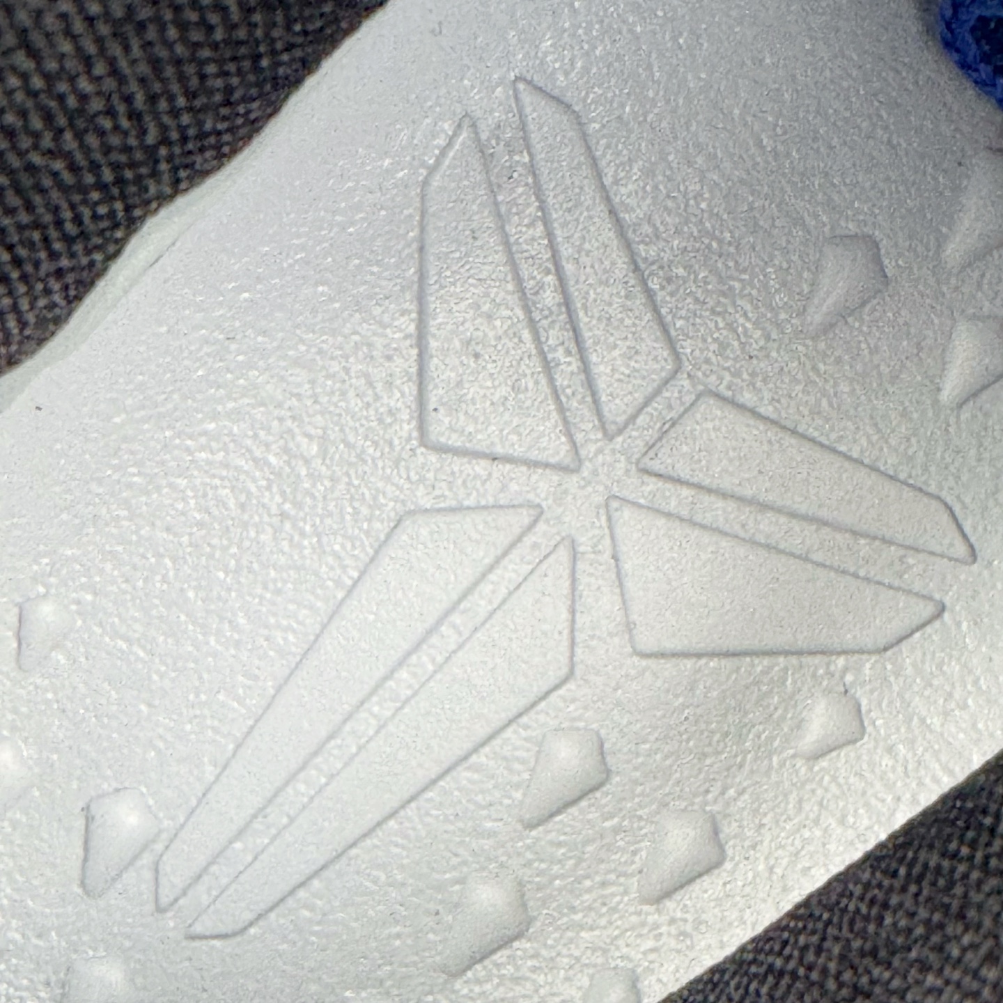 图片[21]-＃GX NK Zoom Kobe Ⅷ System 科比8代复刻实战运动低帮文化篮球鞋 黑蓝 555035-202 完美复刻公司货 React科技鞋垫加持 实战配置直接拉满 原楦纸板开发 鞋身流线型、后跟塑形 区分土肥圆 原厂针织鞋面一针一线匹配原版 全身鞋材卡料色独家定制 唯一万针立体刺绣SWOOSH 真实底模最大50.5 实战利器 专供海外市场 独立原厂模具 首批不拼图大几率过验 亲测已过 支持各种高强度实战 无需担心 补货周期极长 脚宽建议买大半码 科比系列前掌偏窄 支持七天无理由退换 尺码： 40 40.5 41 42 42.5 43 44 44.5 45 46 47.5 48.5 49.5 50.5-选品中心