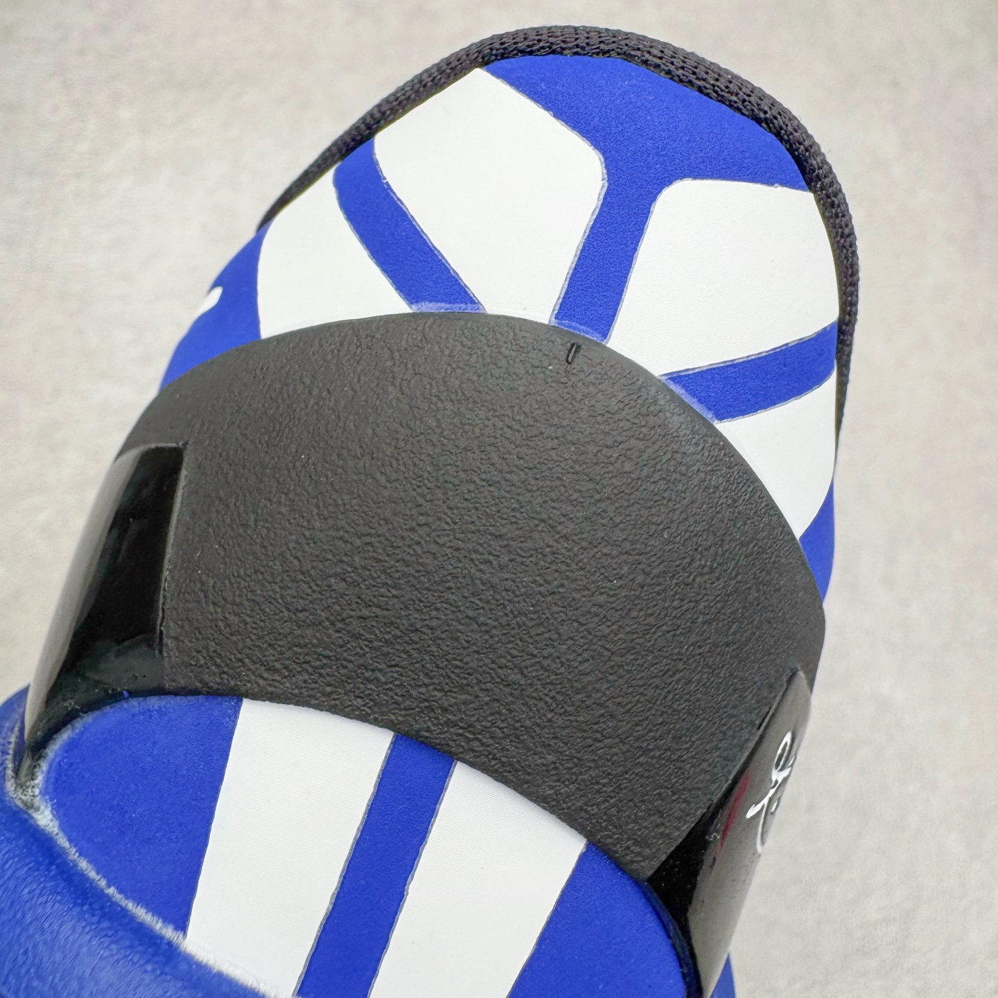 图片[11]-＃GX NK Zoom Kobe Ⅷ System 科比8代复刻实战运动低帮文化篮球鞋 黑蓝 555035-202 完美复刻公司货 React科技鞋垫加持 实战配置直接拉满 原楦纸板开发 鞋身流线型、后跟塑形 区分土肥圆 原厂针织鞋面一针一线匹配原版 全身鞋材卡料色独家定制 唯一万针立体刺绣SWOOSH 真实底模最大50.5 实战利器 专供海外市场 独立原厂模具 首批不拼图大几率过验 亲测已过 支持各种高强度实战 无需担心 补货周期极长 脚宽建议买大半码 科比系列前掌偏窄 支持七天无理由退换 尺码： 40 40.5 41 42 42.5 43 44 44.5 45 46 47.5 48.5 49.5 50.5-选品中心