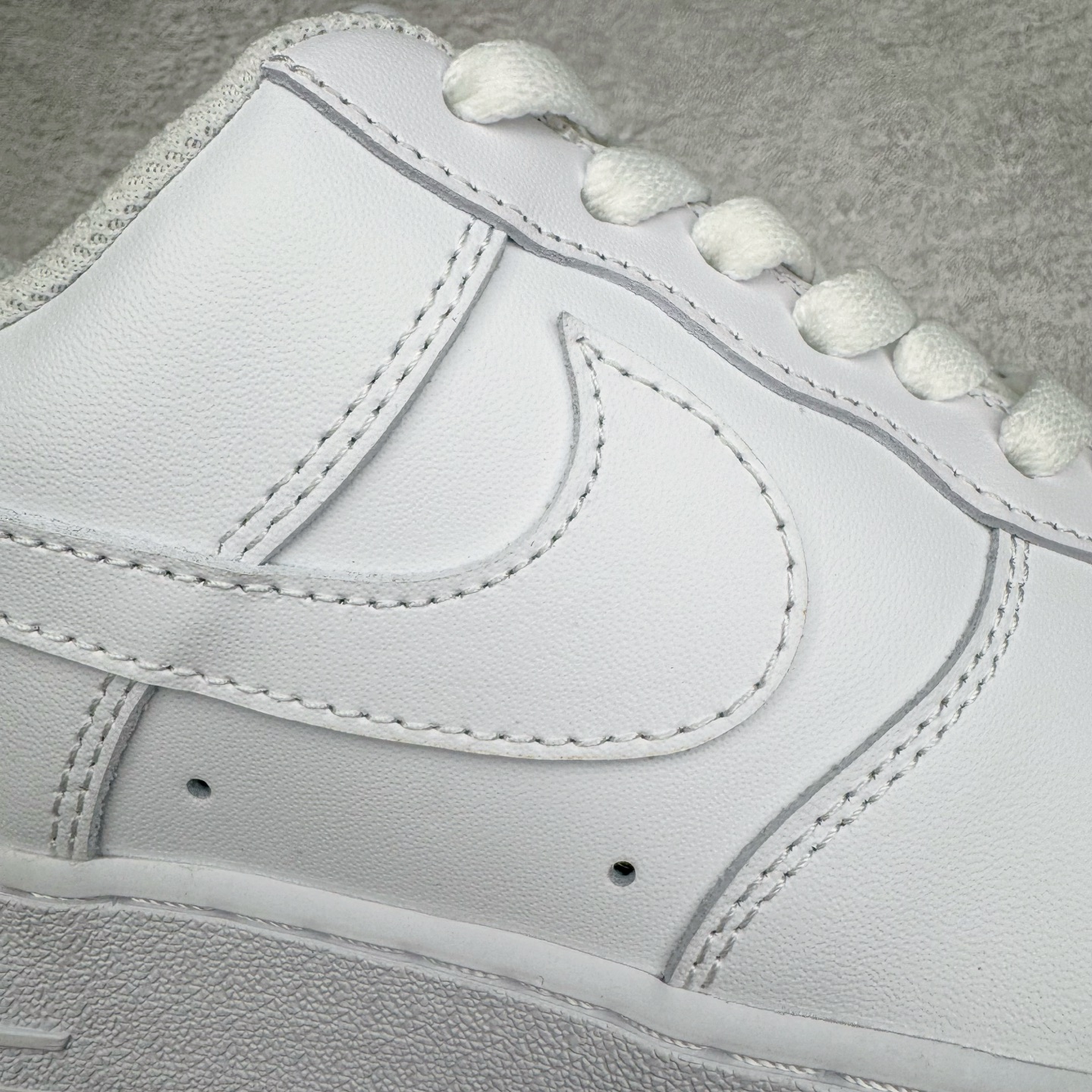 图片[18]-＃奥莱Zp订单福利 NK Air Force 1´07 Low 空军一号低帮百搭休闲运动板鞋 纯白 CW2288-111 独家渠道 市面未流通批次 奥莱直播间499 599一样的东西 碾压市面现存所有版本 公司一样的东西 超值回馈 帮你省钱 支持各种鉴定 柔软、弹性十足的缓震性能和出色的中底设计 横跨复古与现代的外型结合 造就出风靡全球三十多年的Force 1 直到今天还深受青睐 尺码：35.5 36 36.5 37.5 38 38.5 39 40 40.5 41 42 42.5 43 44 44.5 45 46-选品中心