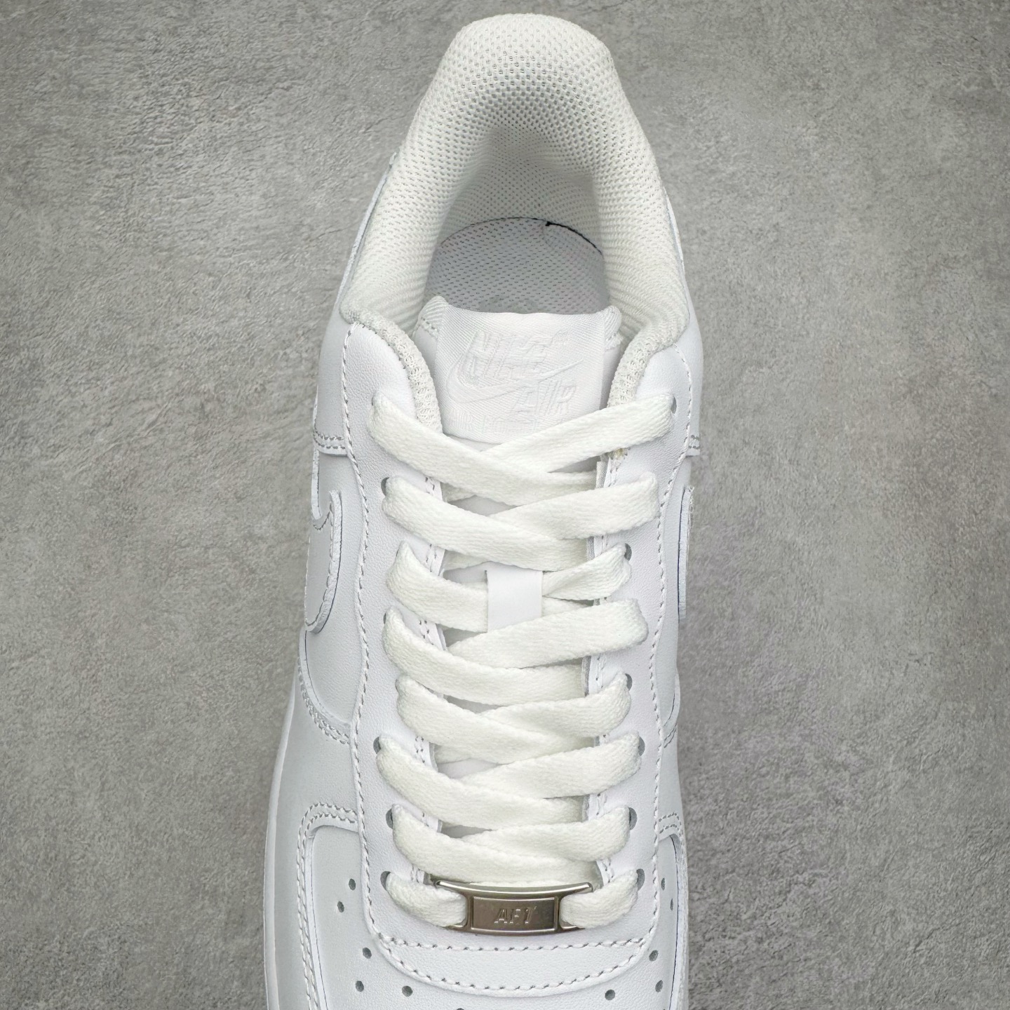 图片[5]-＃奥莱Zp订单福利 NK Air Force 1´07 Low 空军一号低帮百搭休闲运动板鞋 纯白 CW2288-111 独家渠道 市面未流通批次 奥莱直播间499 599一样的东西 碾压市面现存所有版本 公司一样的东西 超值回馈 帮你省钱 支持各种鉴定 柔软、弹性十足的缓震性能和出色的中底设计 横跨复古与现代的外型结合 造就出风靡全球三十多年的Force 1 直到今天还深受青睐 尺码：35.5 36 36.5 37.5 38 38.5 39 40 40.5 41 42 42.5 43 44 44.5 45 46-选品中心