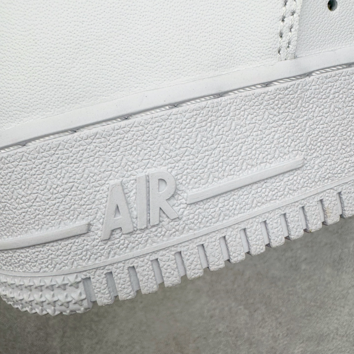 图片[19]-＃奥莱Zp订单福利 NK Air Force 1´07 Low 空军一号低帮百搭休闲运动板鞋 纯白 CW2288-111 独家渠道 市面未流通批次 奥莱直播间499 599一样的东西 碾压市面现存所有版本 公司一样的东西 超值回馈 帮你省钱 支持各种鉴定 柔软、弹性十足的缓震性能和出色的中底设计 横跨复古与现代的外型结合 造就出风靡全球三十多年的Force 1 直到今天还深受青睐 尺码：35.5 36 36.5 37.5 38 38.5 39 40 40.5 41 42 42.5 43 44 44.5 45 46-选品中心