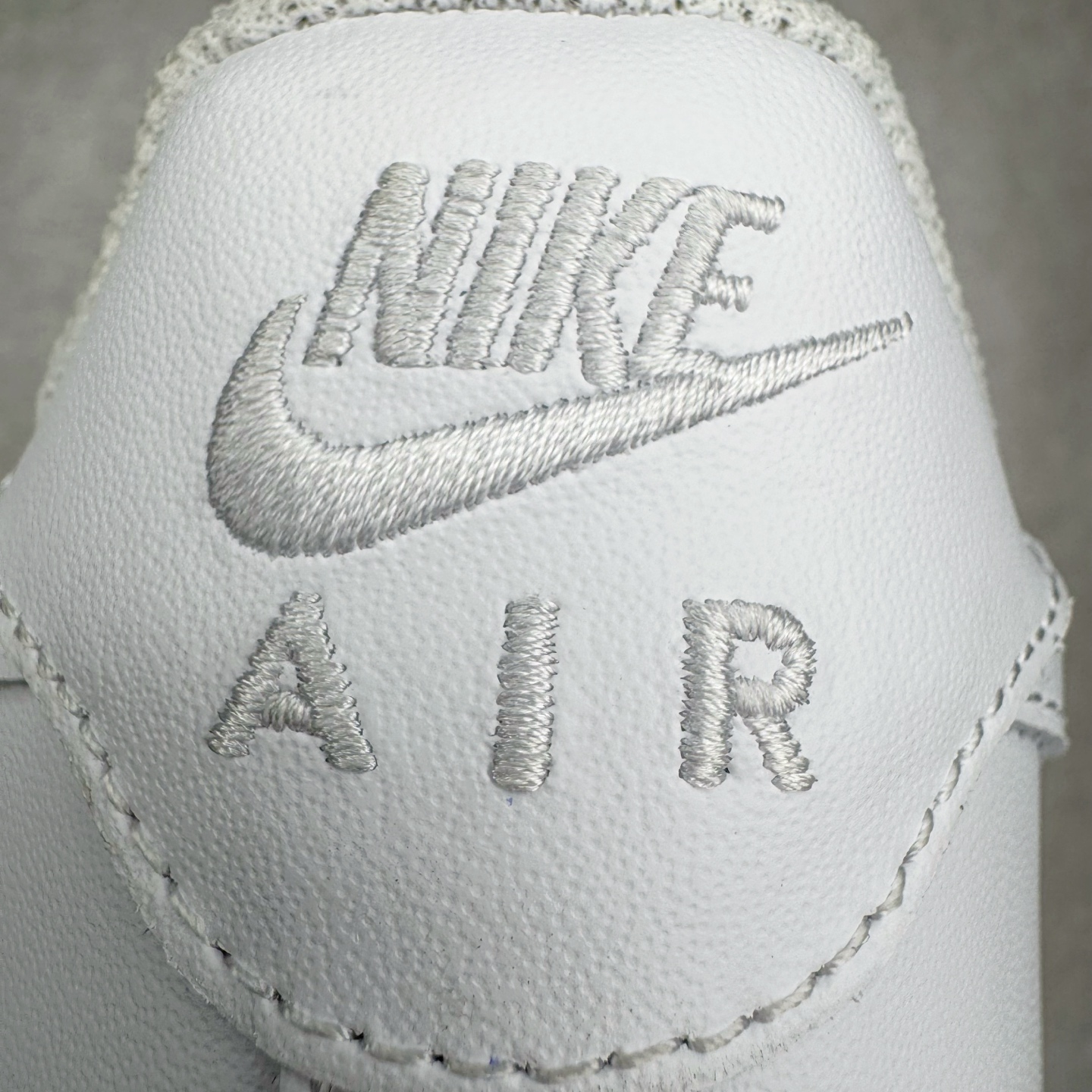 图片[21]-＃奥莱Zp订单福利 NK Air Force 1´07 Low 空军一号低帮百搭休闲运动板鞋 纯白 CW2288-111 独家渠道 市面未流通批次 奥莱直播间499 599一样的东西 碾压市面现存所有版本 公司一样的东西 超值回馈 帮你省钱 支持各种鉴定 柔软、弹性十足的缓震性能和出色的中底设计 横跨复古与现代的外型结合 造就出风靡全球三十多年的Force 1 直到今天还深受青睐 尺码：35.5 36 36.5 37.5 38 38.5 39 40 40.5 41 42 42.5 43 44 44.5 45 46-选品中心