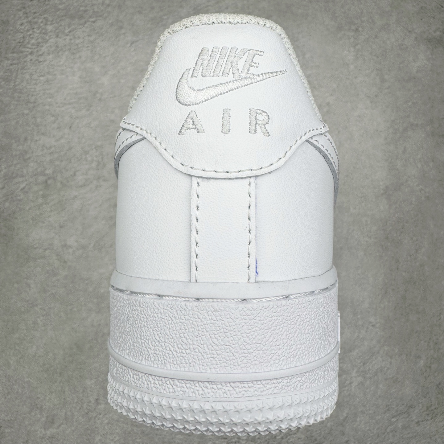 图片[8]-＃奥莱Zp订单福利 NK Air Force 1´07 Low 空军一号低帮百搭休闲运动板鞋 纯白 CW2288-111 独家渠道 市面未流通批次 奥莱直播间499 599一样的东西 碾压市面现存所有版本 公司一样的东西 超值回馈 帮你省钱 支持各种鉴定 柔软、弹性十足的缓震性能和出色的中底设计 横跨复古与现代的外型结合 造就出风靡全球三十多年的Force 1 直到今天还深受青睐 尺码：35.5 36 36.5 37.5 38 38.5 39 40 40.5 41 42 42.5 43 44 44.5 45 46-选品中心