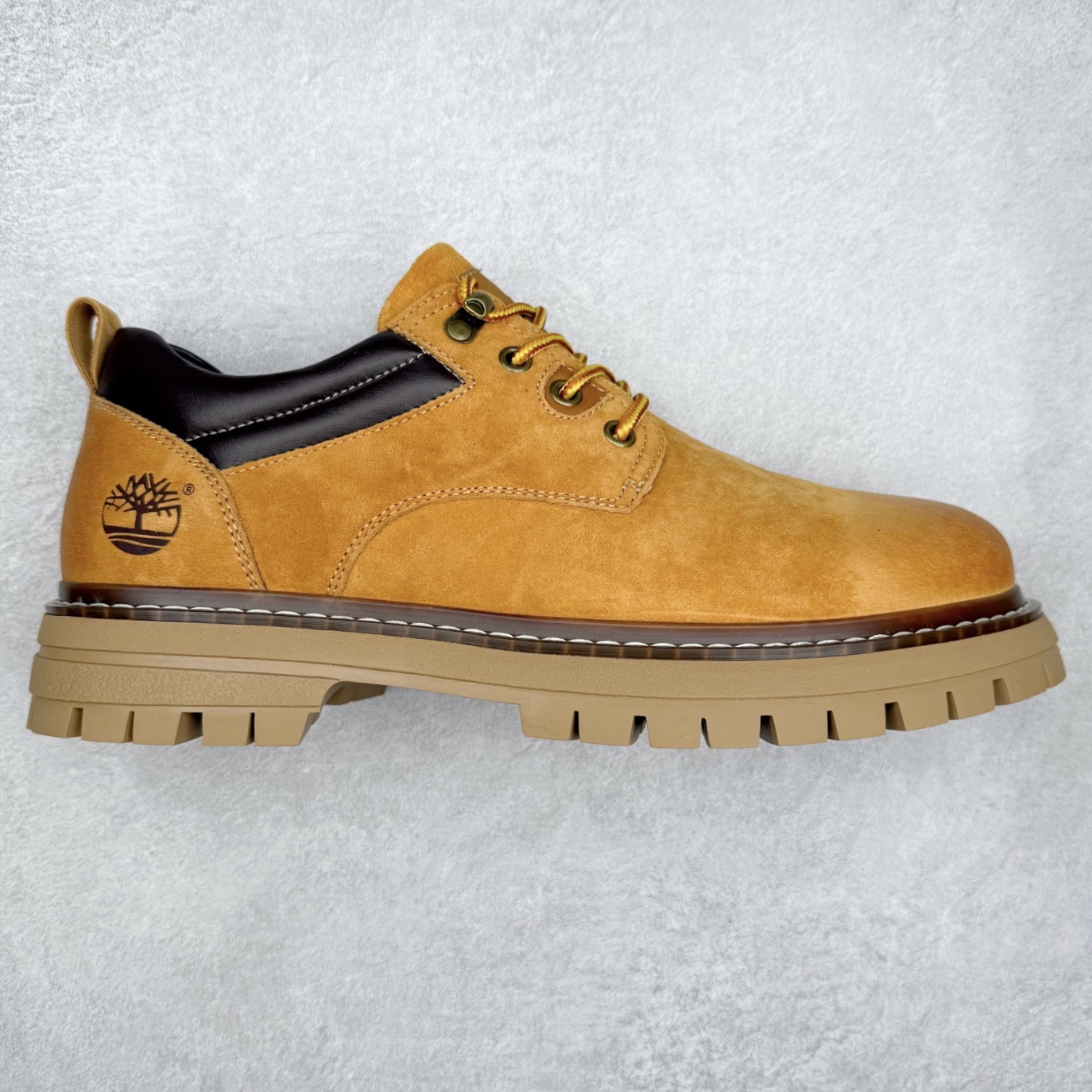 Timberland 天伯伦/添柏岚经典款 户外低帮工装休闲鞋 经典再造 全新升级 广东大厂品质 原盒原包装 面料采用意大利🇮🇹顶级磨砂牛皮 搭配防臭防腐真皮乳胶鞋垫 给您完美的穿着体验 质量考究耐穿 型男必备 专治不帅 高品质脚感一流 独家供应 尺码：39-44 (偏大一码)-选品中心