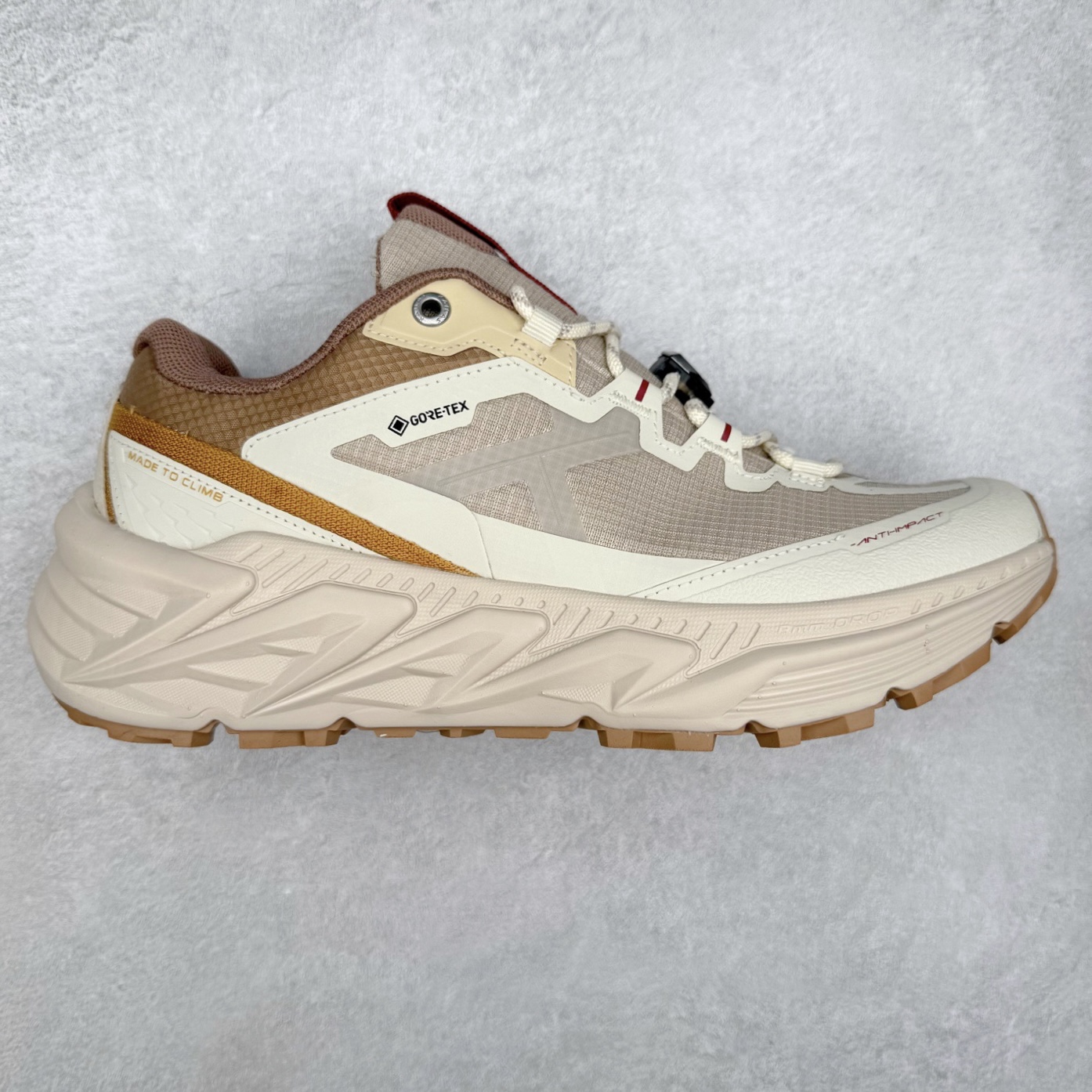 凯乐石 KAILAS 山行2代 GTX 25款舒适缓冲徒步 织物TPU减震防滑透气包裹性轻便低帮超强抓地力越野跑步鞋 KAILAS凯乐石品牌是全球三大全系攀登品牌之一，于2003年创立于中国广州，致力于为有攀登梦想的户外运动员及爱好者，研发制造功能性专业装备，满足他们在极限环境下安全舒适的需求，凯乐石专注于科技面料的开发及专业功能设计，产品线覆盖登山、攀岩、徒步、越野跑山、露营、旅行等多项户外运动，通过运动员的测试反馈，不断进化迭代，产品荣获国内外大奖71座，发明专利21个，更突破性的自主研发攀登器械，打造出中国的攀登硬实力。实拍调校N版已经零色差零失真 百分百还原实物色彩所见即所得 不存在货不对板色差等低级问题 选购参考实物拍摄 不混卖不参货 只用心做好货严格选品 承诺混一赔十 尺码：36 36.5 37.5 38 38.5 39 40 40.5 41 42 42.5 43 44 44.5 45-选品中心