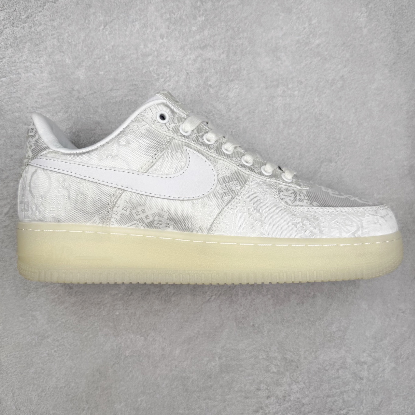CLOT x NK Air Force 1 空军联名白丝绸 AO9286-100 全套原原楦纸版 越南原大装底 内置全气掌垫 采用韩原国装进口丝绸 内层采原用厂Sadisa头皮层料 双可层撕 可性玩极高 3D精准雕刻纹理晰清细致 全套同官步方原厂配件 附赠黄米鞋带 官正方确原盒包装 中底原拉厂帮 尺码：36 36.5 37.5 38 38.5 39 40 40.5 41 42 42.5 43 44 44.5 45 46-选品中心