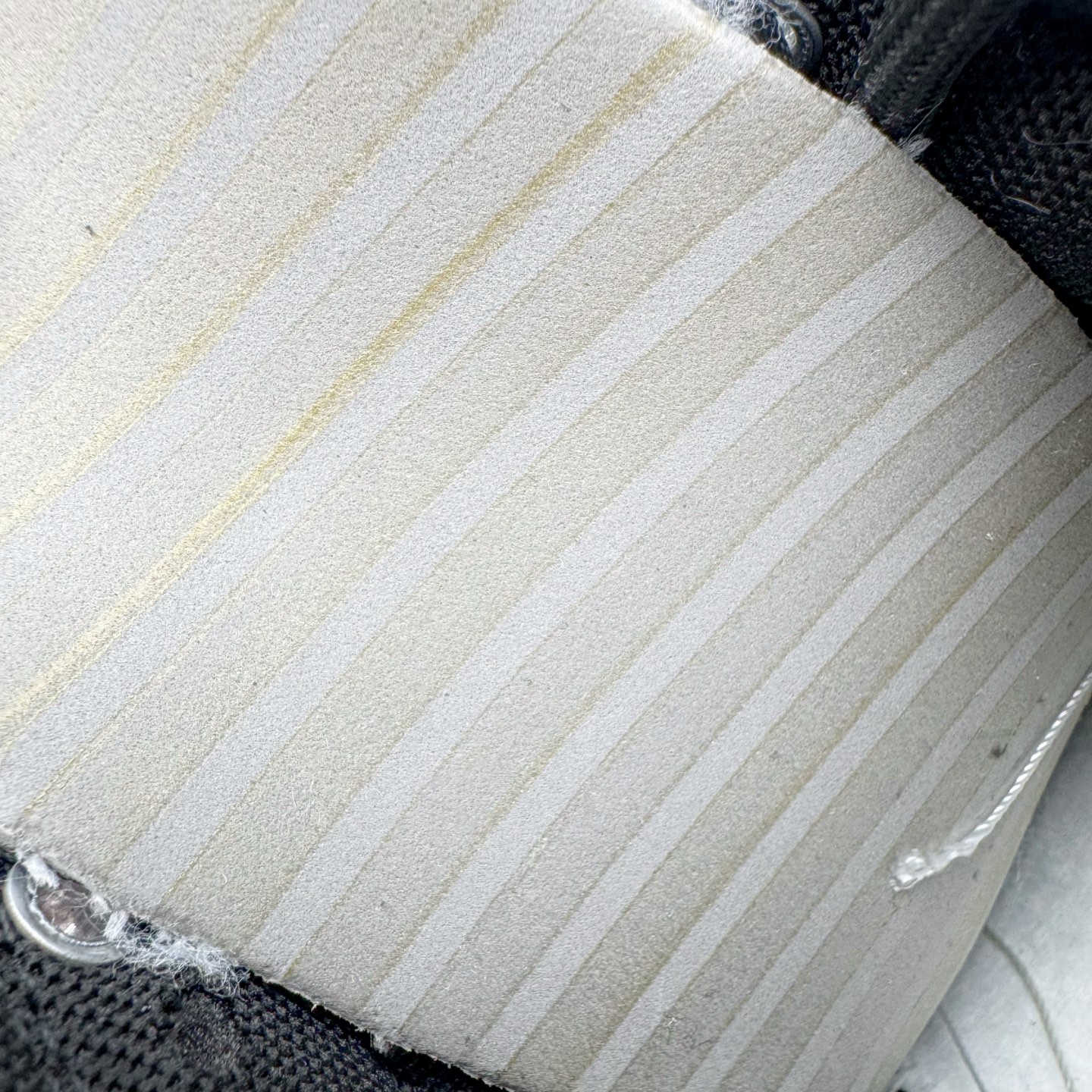 图片[11]-＃YC纯原 NK Dunk Low 极地冰晶 BB0515-090 此款以极地冰川为灵感，黑白基底如极夜覆雪，淡蓝Swoosh划破沉寂，在简约中注入灵气，打造清爽高级的视觉基调。黑色解构绑带与鞋底构成整体硬核支撑，鞋侧「Remake」手写字体暗藏颠覆基因，不仅保留Dunk原始血统，更赋予了现代的冰川美学。定制系列天花板 无原鞋不开发 全系列得物原鞋一比一校对开发 配色持续更新中 终端对接 优势输出 全套原厂楦头原纸板数据档案倾力打造 原汁原味莞产 极致还原 圈内最强针车工艺 高端零售指定版 广东原厂配套原盒原标 鞋盒分三个尺码段 原厂冲刀 超高清洁度 全鞋零毛边皮料切割 采用原厂百宏鞋带以及原厂百宏织唛舌标 内标可供原厂几率过验 进口原装条纹中底布 四线拉帮白色点胶 原厂拉帮手法遵循公司 原厂电绣 极致还原 尺码：36 36.5 37.5 38 38.5 39 40 40.5 41 42 42.5 43 44 44.5 45 46-选品中心