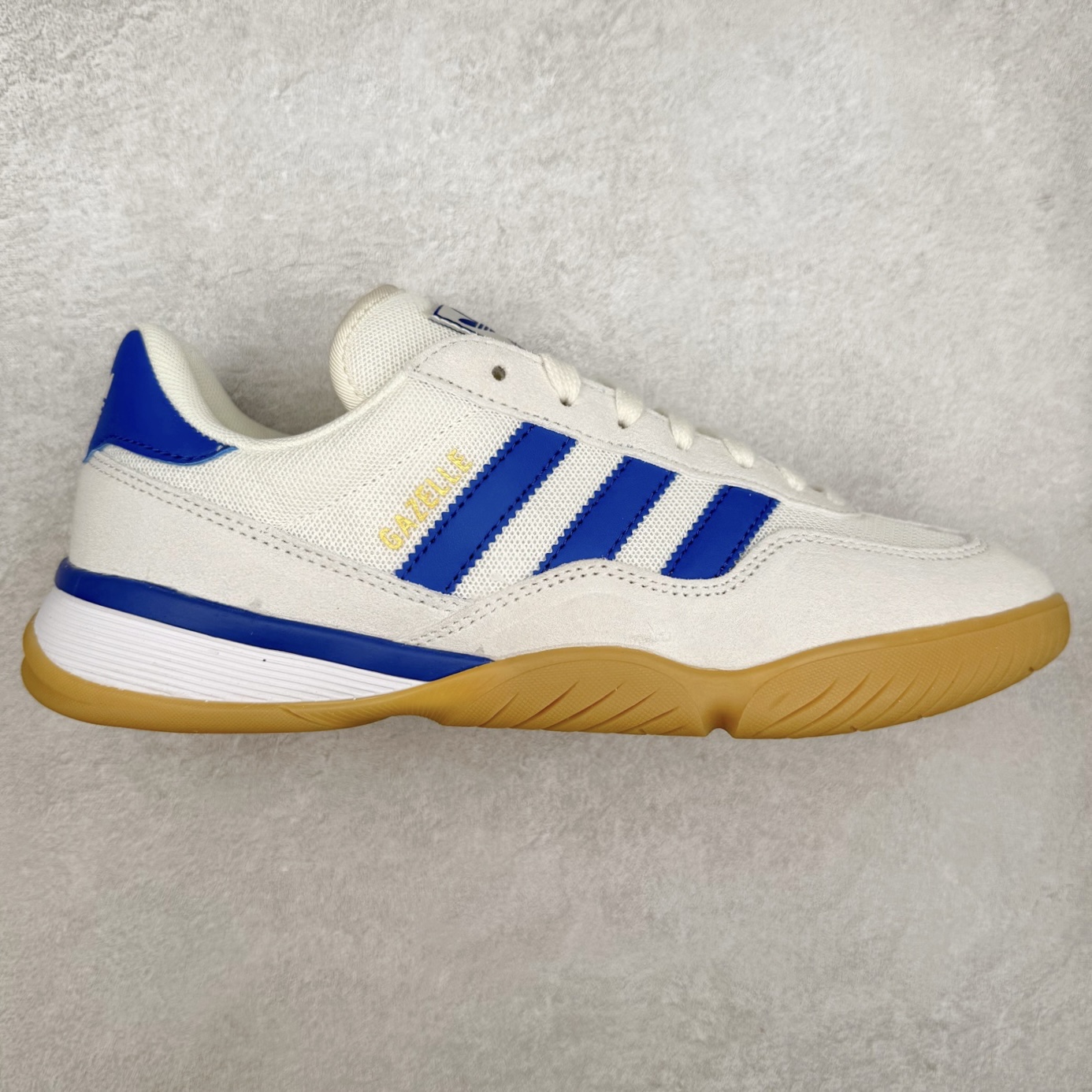 AD Originals Gazelle Sala 舒适柔软耐磨低帮 生活休闲鞋 男女同款 JR3839 实拍调校N版已经零色差零失真 百分百还原实物色彩所见即所得 不存在货不对板色差等低级问题 选购参考实物拍摄 不混卖不参货 只用心做好货严格选品 承诺混一赔十 尺码:36 36.5 37.5 38 38.5 39 40 40.5 41 42 42.5 43 44 44.5 45-选品中心