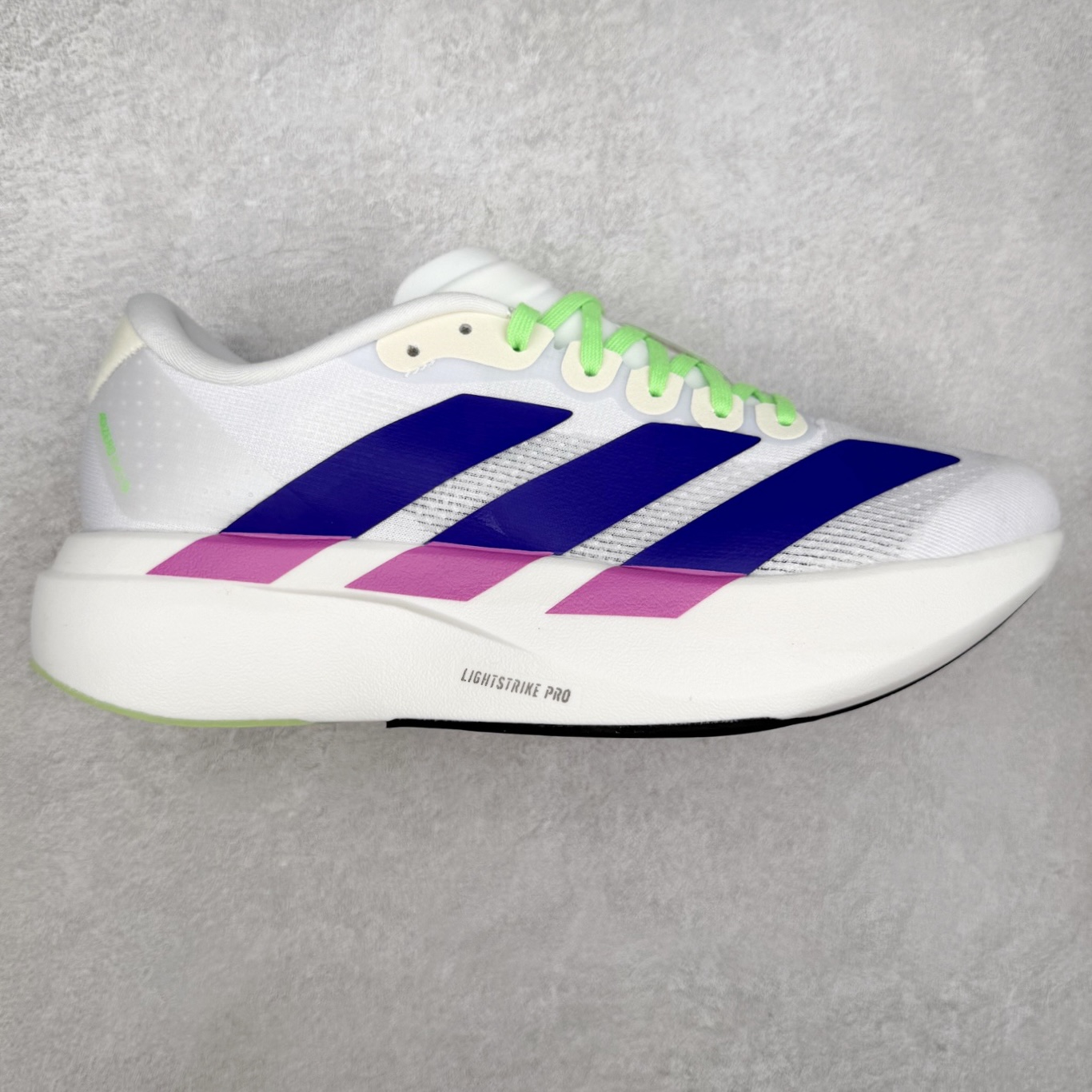 AD Adizero EVO SL 马拉松竞速专业跑鞋 JS4456 CELERMESH针织网面非常轻薄 纤维间的缝隙很大 可以保证跑步时的透气、排汗效果 鞋舌直接与两侧的内衬和鞋底连接在一起 在跑步过程中不会被鞋舌的左右移动所困扰 在标准鞋带孔的基础上再拓宽一组鞋带孔 适合不同脚型的需求 突破性 EnergyRods 技术，有助于跑者实现更好的成绩 中底独特的LIGHTSTRIKE PRO泡棉材质 微弹感觉在跑步过程中给予了良好的支撑体验 对于顶级精英和高水平进阶跑者来说 ADIOS PRO是一双值得信赖的竞速比赛用鞋 尺码：36 36.5 37.5 38 38.5 39 40 40.5 41 42 42.5 43 44 44.5 45-选品中心