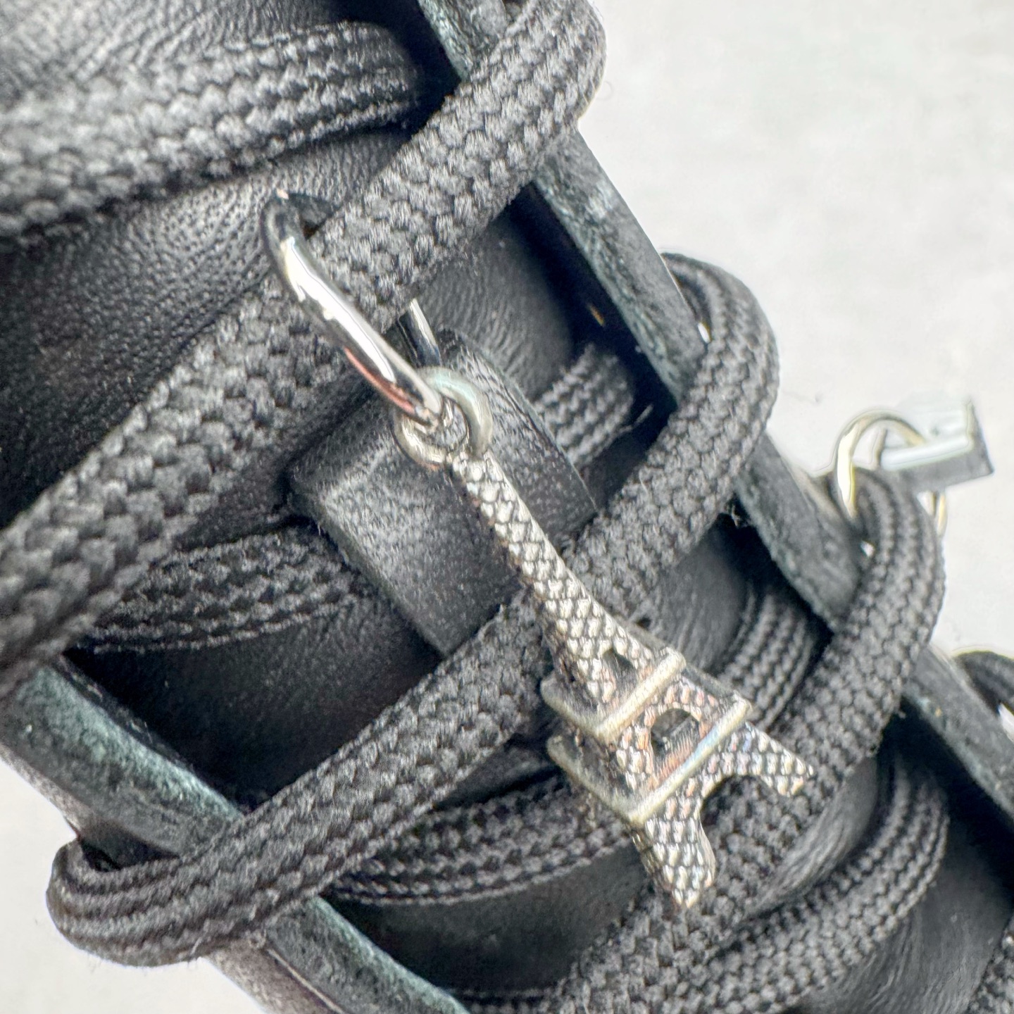 图片[10]-＃GD广顶 Balenciaga Hummer 巴黎世家牛皮 圆头系带短筒马丁靴 原版购入开发 做货 极致做旧 巴黎世家做旧的款式百分之90都是好看的 这双靴子也不例外 破旧风格 双层材质 外层粗帆布做了磨损和褪色处理 内层做了透气网状里布 比较惊艳的是鞋底和鞋侧橡胶 原版定制进口做旧帆布 原版进口透气网里 原版开模橡胶大底 增高底厚5CM超显大长腿NCC 尺码： 39 40 41 42 43 44 45-选品中心