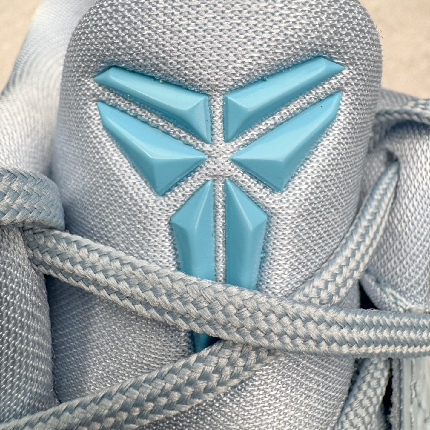 图片[13]-＃S2 NK Zoom Kobe 6 Protro 科比六代 克拉克北卡蓝 IO3672-400 圈内顶级批次 完美复刻公司货 前掌超大Zoom Turbo气垫 后掌EVA缓震 真正的原汁原味 还原ZP脚感 全身鞋材卡料色独家定制 唯一正确喷漆工艺Swoosh 正确凹凸蛇鳞工艺 正确鞋面渐变效果 内全置真动飞态线 独立原厂模具 最大尺码达到48.5码 首批不拼图大几率过验 亲测已过 支持各种高强度实战 无需担心 上脚价 补货周期极长 脚宽建议买大半码 科比系列前掌偏窄 不影响二次销售 支持七天无理由退换 尺码：40 40.5 41 42 42.5 43 44 44.5 45 45.5 46 47.5 48.5-选品中心