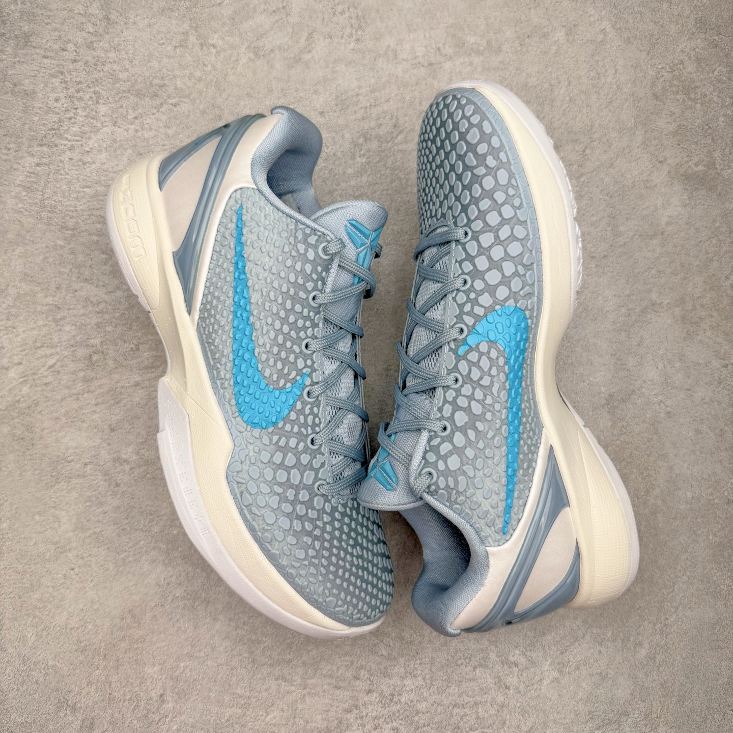 图片[3]-＃S2 NK Zoom Kobe 6 Protro 科比六代 克拉克北卡蓝 IO3672-400 圈内顶级批次 完美复刻公司货 前掌超大Zoom Turbo气垫 后掌EVA缓震 真正的原汁原味 还原ZP脚感 全身鞋材卡料色独家定制 唯一正确喷漆工艺Swoosh 正确凹凸蛇鳞工艺 正确鞋面渐变效果 内全置真动飞态线 独立原厂模具 最大尺码达到48.5码 首批不拼图大几率过验 亲测已过 支持各种高强度实战 无需担心 上脚价 补货周期极长 脚宽建议买大半码 科比系列前掌偏窄 不影响二次销售 支持七天无理由退换 尺码：40 40.5 41 42 42.5 43 44 44.5 45 45.5 46 47.5 48.5-选品中心