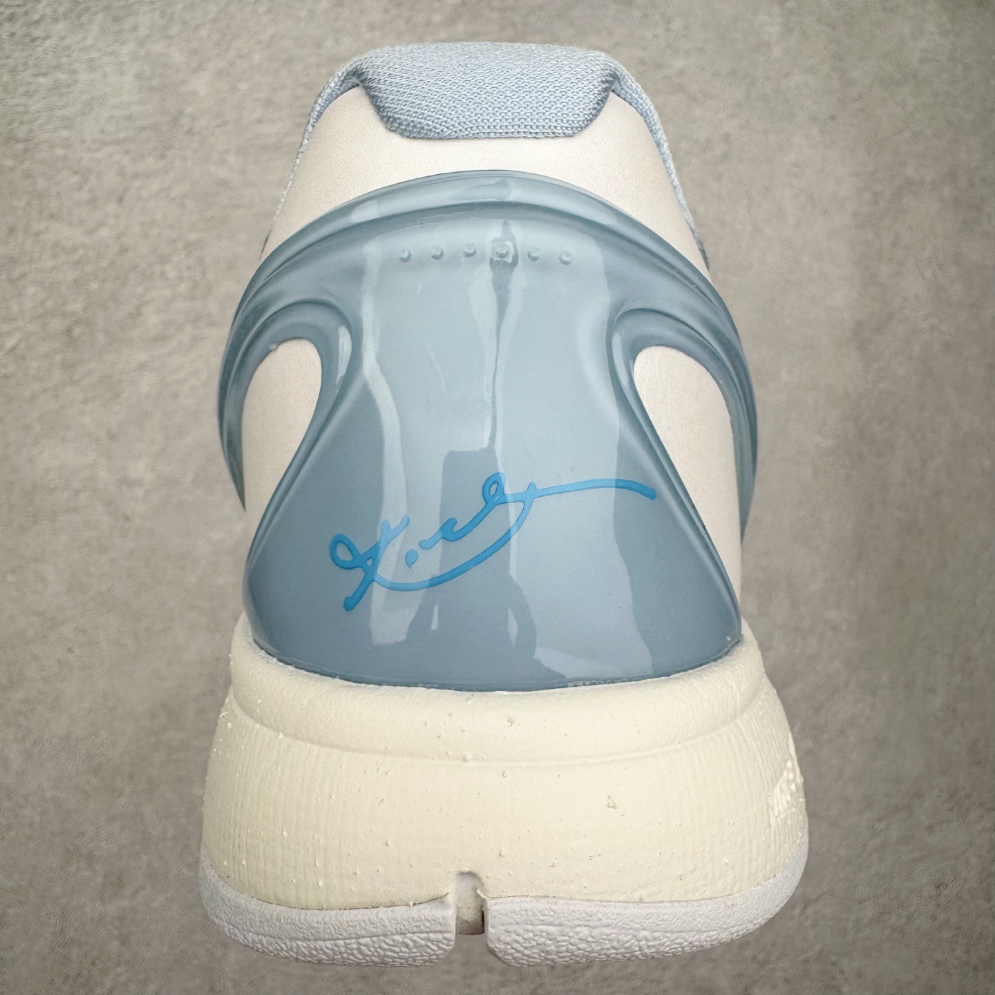 图片[8]-＃S2 NK Zoom Kobe 6 Protro 科比六代 克拉克北卡蓝 IO3672-400 圈内顶级批次 完美复刻公司货 前掌超大Zoom Turbo气垫 后掌EVA缓震 真正的原汁原味 还原ZP脚感 全身鞋材卡料色独家定制 唯一正确喷漆工艺Swoosh 正确凹凸蛇鳞工艺 正确鞋面渐变效果 内全置真动飞态线 独立原厂模具 最大尺码达到48.5码 首批不拼图大几率过验 亲测已过 支持各种高强度实战 无需担心 上脚价 补货周期极长 脚宽建议买大半码 科比系列前掌偏窄 不影响二次销售 支持七天无理由退换 尺码：40 40.5 41 42 42.5 43 44 44.5 45 45.5 46 47.5 48.5-选品中心