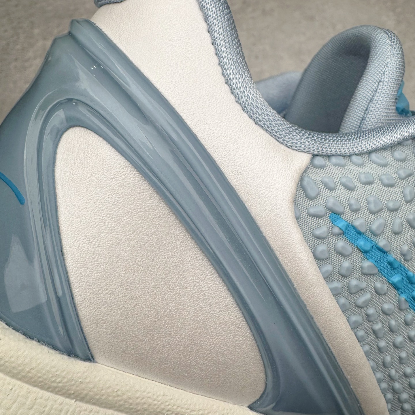 图片[19]-＃S2 NK Zoom Kobe 6 Protro 科比六代 克拉克北卡蓝 IO3672-400 圈内顶级批次 完美复刻公司货 前掌超大Zoom Turbo气垫 后掌EVA缓震 真正的原汁原味 还原ZP脚感 全身鞋材卡料色独家定制 唯一正确喷漆工艺Swoosh 正确凹凸蛇鳞工艺 正确鞋面渐变效果 内全置真动飞态线 独立原厂模具 最大尺码达到48.5码 首批不拼图大几率过验 亲测已过 支持各种高强度实战 无需担心 上脚价 补货周期极长 脚宽建议买大半码 科比系列前掌偏窄 不影响二次销售 支持七天无理由退换 尺码：40 40.5 41 42 42.5 43 44 44.5 45 45.5 46 47.5 48.5-选品中心