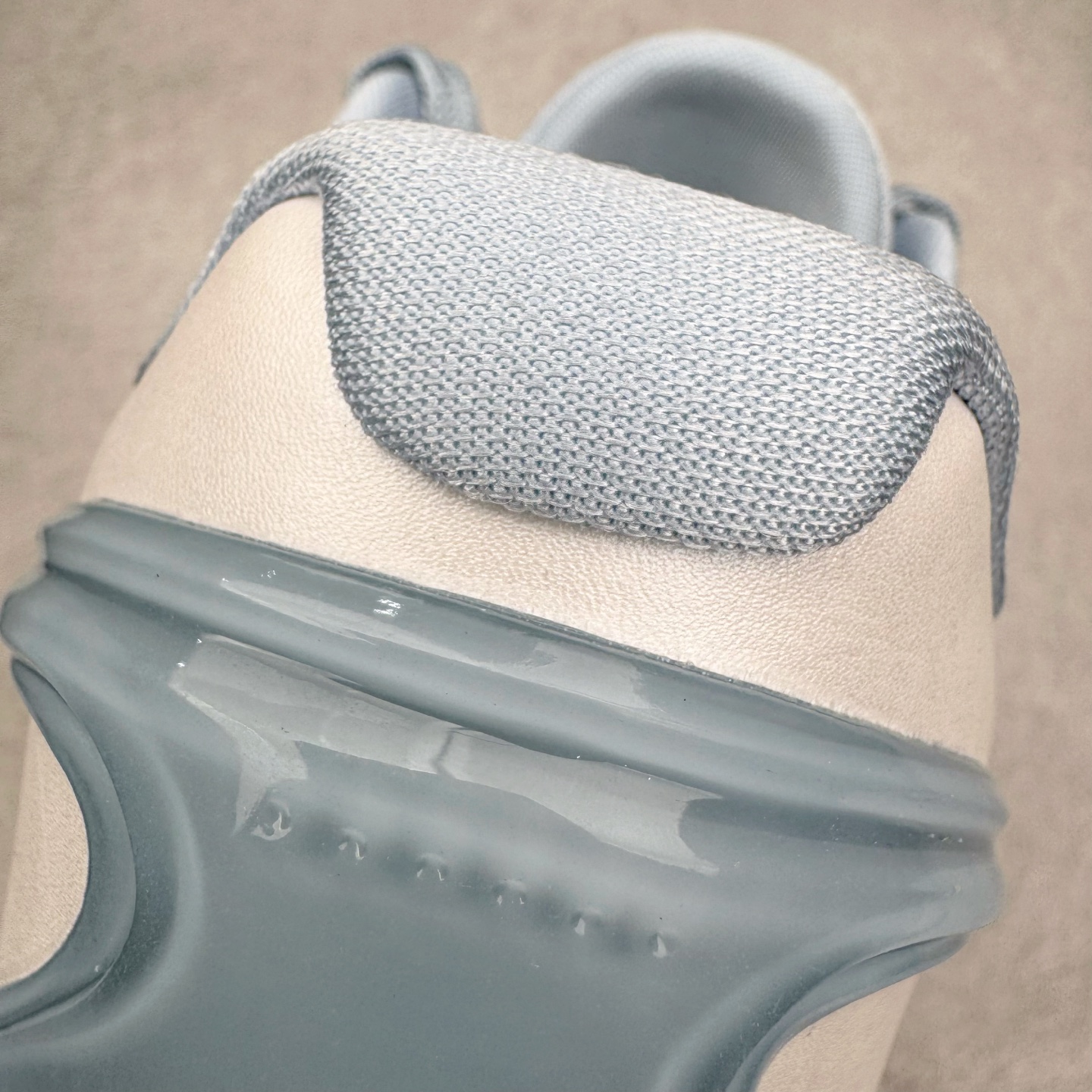 图片[17]-＃S2 NK Zoom Kobe 6 Protro 科比六代 克拉克北卡蓝 IO3672-400 圈内顶级批次 完美复刻公司货 前掌超大Zoom Turbo气垫 后掌EVA缓震 真正的原汁原味 还原ZP脚感 全身鞋材卡料色独家定制 唯一正确喷漆工艺Swoosh 正确凹凸蛇鳞工艺 正确鞋面渐变效果 内全置真动飞态线 独立原厂模具 最大尺码达到48.5码 首批不拼图大几率过验 亲测已过 支持各种高强度实战 无需担心 上脚价 补货周期极长 脚宽建议买大半码 科比系列前掌偏窄 不影响二次销售 支持七天无理由退换 尺码：40 40.5 41 42 42.5 43 44 44.5 45 45.5 46 47.5 48.5-选品中心