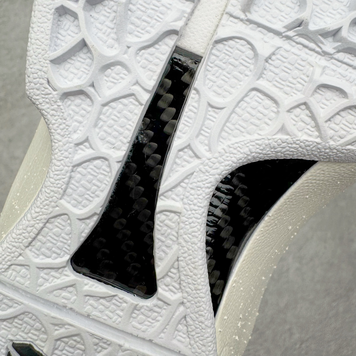 图片[22]-＃S2 NK Zoom Kobe 6 Protro 科比六代 克拉克北卡蓝 IO3672-400 圈内顶级批次 完美复刻公司货 前掌超大Zoom Turbo气垫 后掌EVA缓震 真正的原汁原味 还原ZP脚感 全身鞋材卡料色独家定制 唯一正确喷漆工艺Swoosh 正确凹凸蛇鳞工艺 正确鞋面渐变效果 内全置真动飞态线 独立原厂模具 最大尺码达到48.5码 首批不拼图大几率过验 亲测已过 支持各种高强度实战 无需担心 上脚价 补货周期极长 脚宽建议买大半码 科比系列前掌偏窄 不影响二次销售 支持七天无理由退换 尺码：40 40.5 41 42 42.5 43 44 44.5 45 45.5 46 47.5 48.5-选品中心