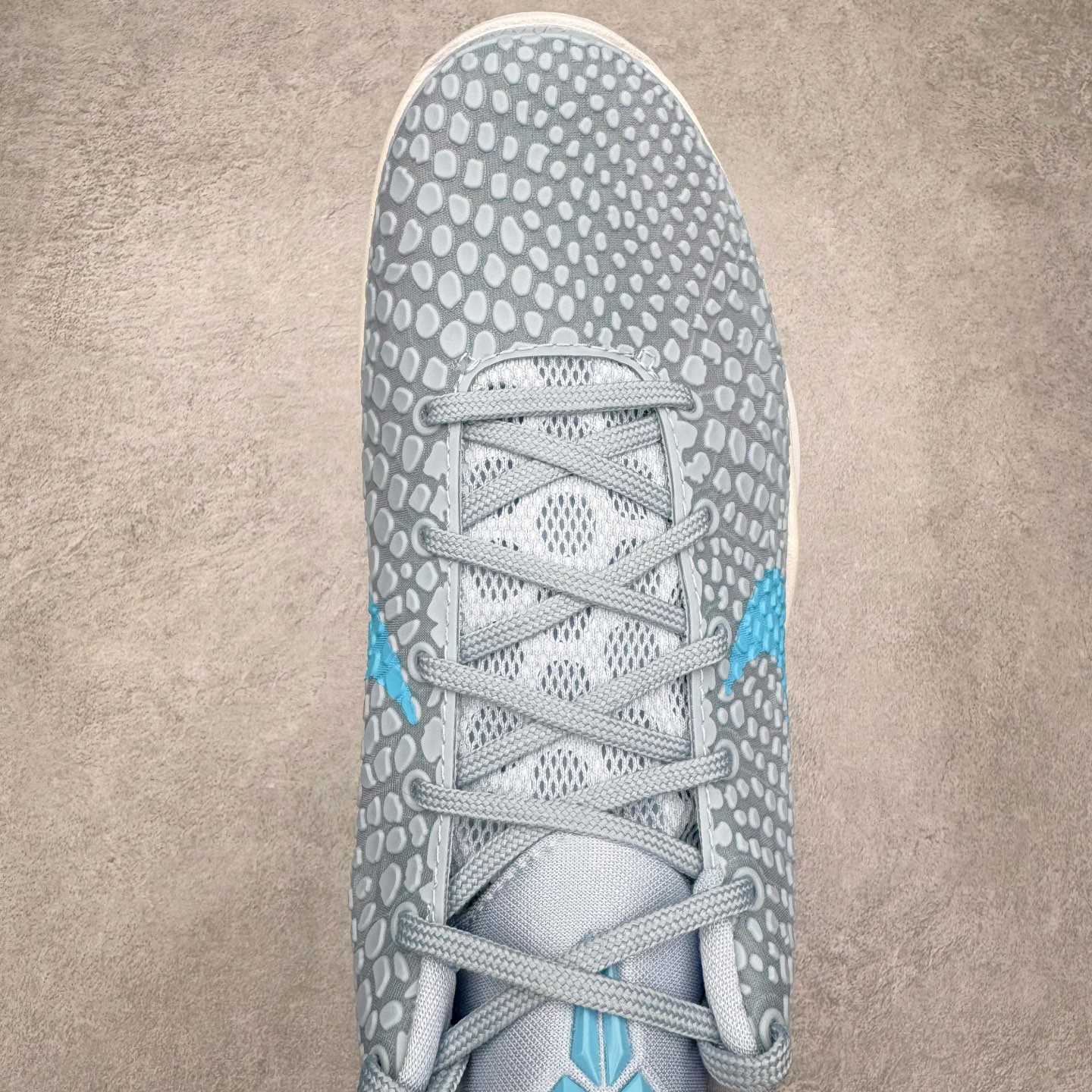 图片[4]-＃S2 NK Zoom Kobe 6 Protro 科比六代 克拉克北卡蓝 IO3672-400 圈内顶级批次 完美复刻公司货 前掌超大Zoom Turbo气垫 后掌EVA缓震 真正的原汁原味 还原ZP脚感 全身鞋材卡料色独家定制 唯一正确喷漆工艺Swoosh 正确凹凸蛇鳞工艺 正确鞋面渐变效果 内全置真动飞态线 独立原厂模具 最大尺码达到48.5码 首批不拼图大几率过验 亲测已过 支持各种高强度实战 无需担心 上脚价 补货周期极长 脚宽建议买大半码 科比系列前掌偏窄 不影响二次销售 支持七天无理由退换 尺码：40 40.5 41 42 42.5 43 44 44.5 45 45.5 46 47.5 48.5-选品中心