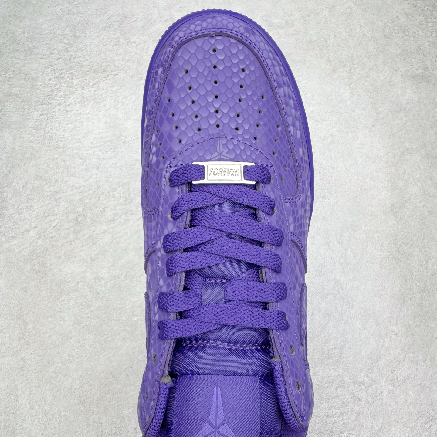 图片[4]-＃S2 NK Air Force 1 Low Kobe 空军一号时尚舒适防滑耐磨低帮板鞋 科比紫色 IB0018-500 实拍调校N版已经零色差零失真 百分百还原实物色彩所见即所得 不存在货不对板色差等低级问题 选购参考实物拍摄 不混卖不参货 只用心做好货严格选品 承诺混一赔十 尺码：36 36.5 37.5 38 38.5 39 40 40.5 41 42 42.5 43 44 44.5 45-选品中心