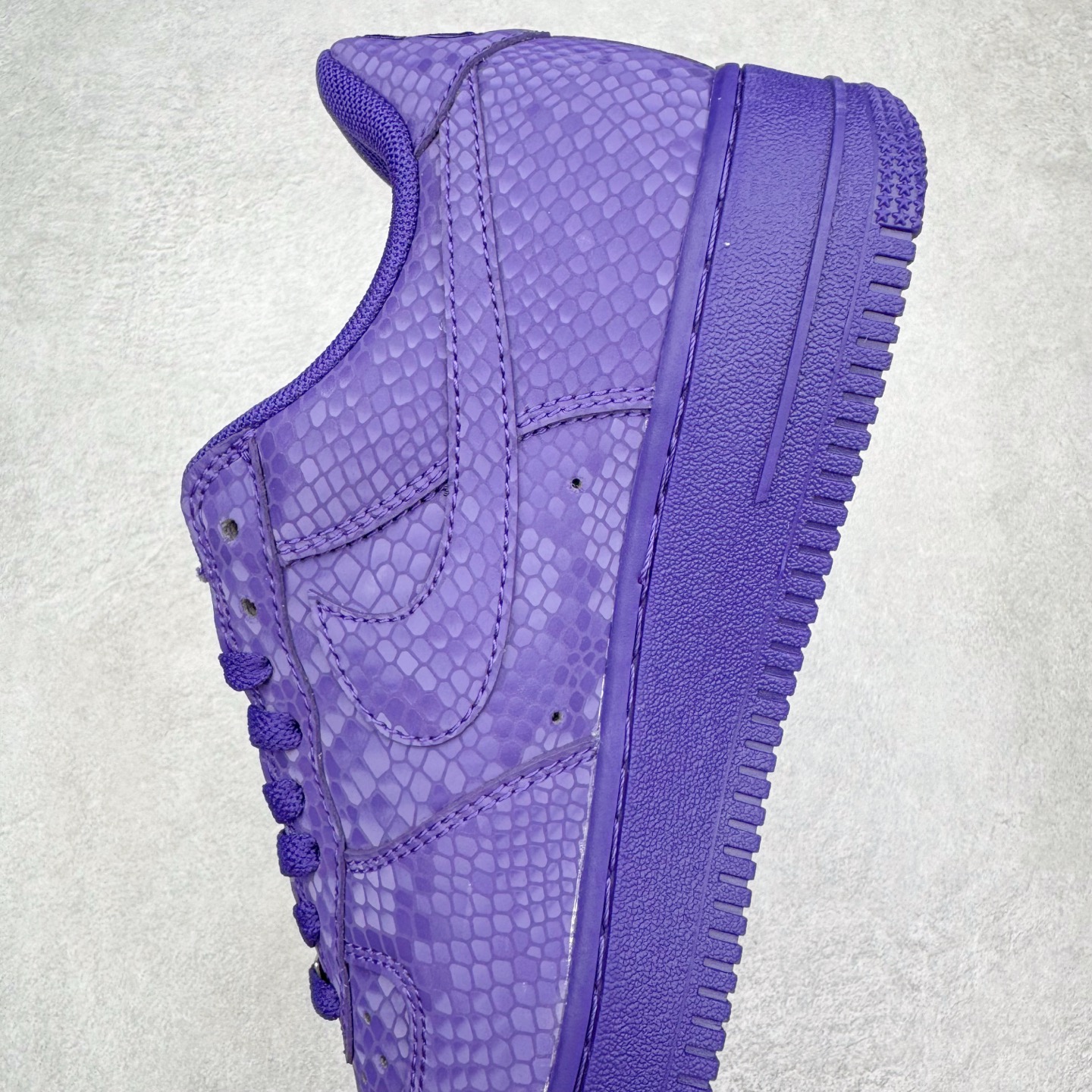 图片[7]-＃S2 NK Air Force 1 Low Kobe 空军一号时尚舒适防滑耐磨低帮板鞋 科比紫色 IB0018-500 实拍调校N版已经零色差零失真 百分百还原实物色彩所见即所得 不存在货不对板色差等低级问题 选购参考实物拍摄 不混卖不参货 只用心做好货严格选品 承诺混一赔十 尺码：36 36.5 37.5 38 38.5 39 40 40.5 41 42 42.5 43 44 44.5 45-选品中心