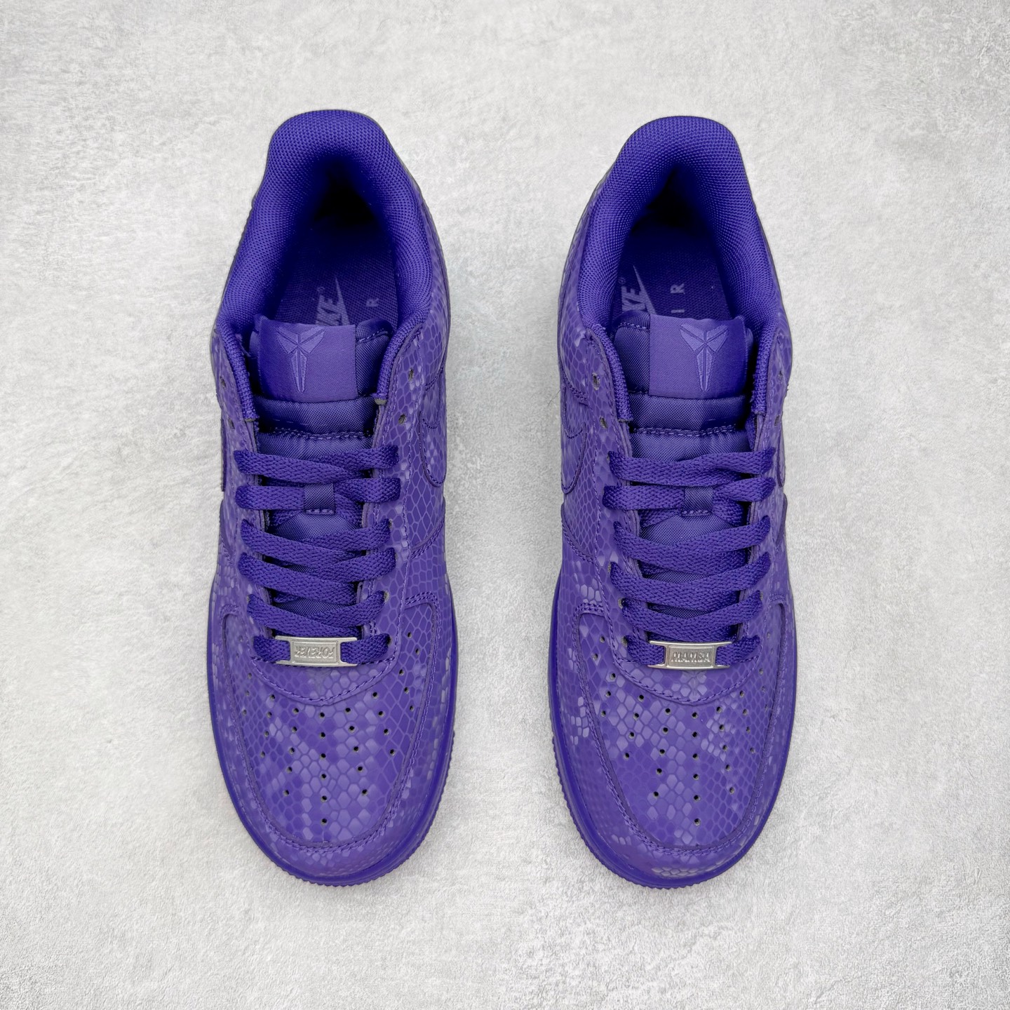 图片[2]-＃S2 NK Air Force 1 Low Kobe 空军一号时尚舒适防滑耐磨低帮板鞋 科比紫色 IB0018-500 实拍调校N版已经零色差零失真 百分百还原实物色彩所见即所得 不存在货不对板色差等低级问题 选购参考实物拍摄 不混卖不参货 只用心做好货严格选品 承诺混一赔十 尺码：36 36.5 37.5 38 38.5 39 40 40.5 41 42 42.5 43 44 44.5 45-选品中心