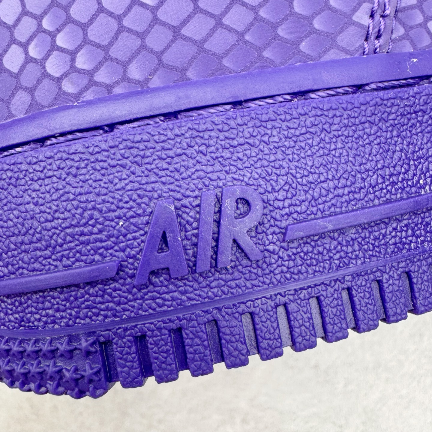 图片[19]-＃S2 NK Air Force 1 Low Kobe 空军一号时尚舒适防滑耐磨低帮板鞋 科比紫色 IB0018-500 实拍调校N版已经零色差零失真 百分百还原实物色彩所见即所得 不存在货不对板色差等低级问题 选购参考实物拍摄 不混卖不参货 只用心做好货严格选品 承诺混一赔十 尺码：36 36.5 37.5 38 38.5 39 40 40.5 41 42 42.5 43 44 44.5 45-选品中心