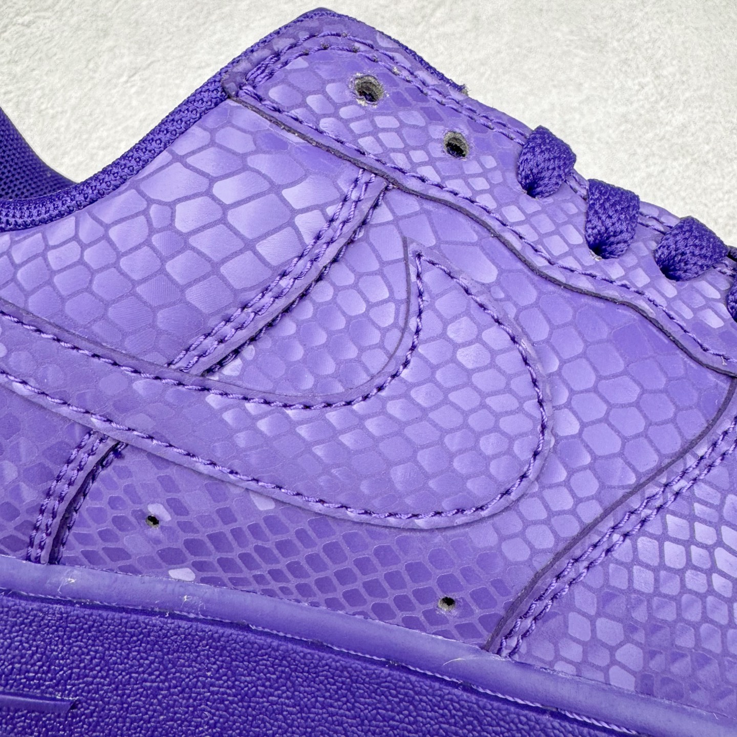 图片[20]-＃S2 NK Air Force 1 Low Kobe 空军一号时尚舒适防滑耐磨低帮板鞋 科比紫色 IB0018-500 实拍调校N版已经零色差零失真 百分百还原实物色彩所见即所得 不存在货不对板色差等低级问题 选购参考实物拍摄 不混卖不参货 只用心做好货严格选品 承诺混一赔十 尺码：36 36.5 37.5 38 38.5 39 40 40.5 41 42 42.5 43 44 44.5 45-选品中心