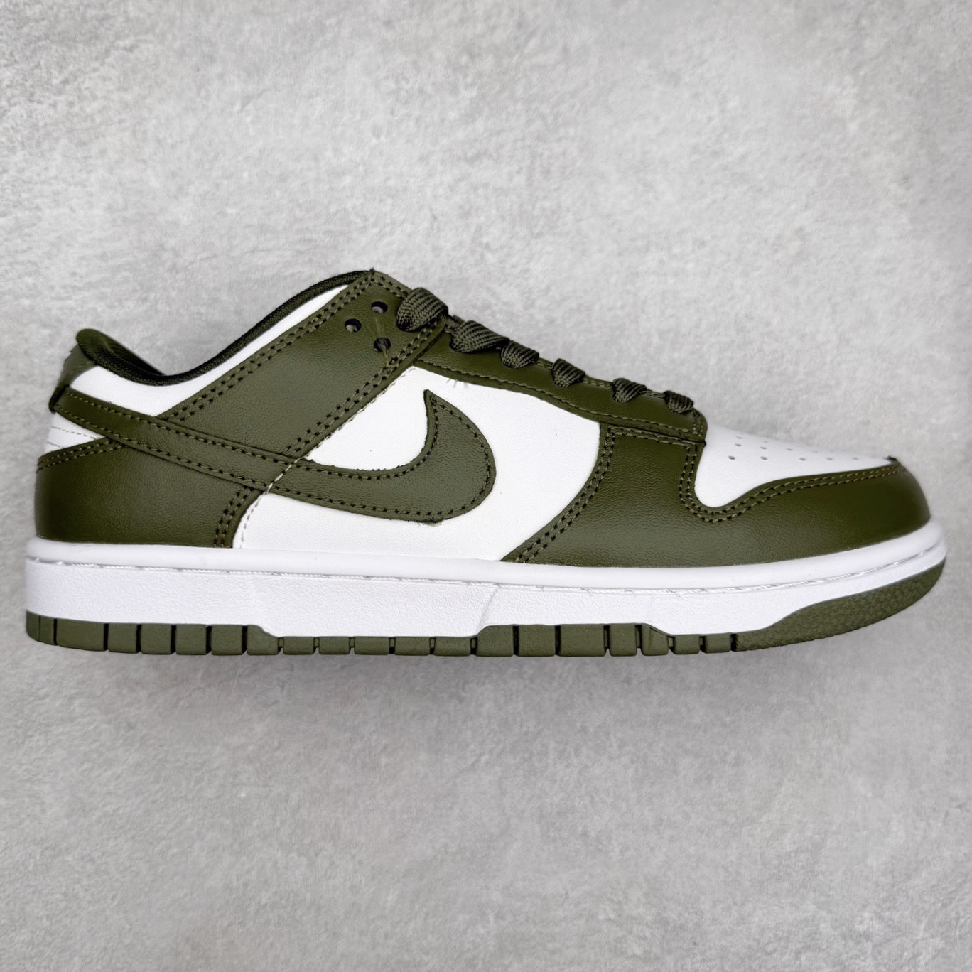 图片[5]-＃福利特价 NK SB Dunk Low 低帮系列滑板鞋 白菜价 万双库存轰炸 大厂出品 极力推荐 全套原楦原模倾力打造完美版型 独家原厂航空铝磨具打磨大底 鞋头坡度极致还原 原盒原配 尺码：36 36.5 37.5 38 38.5 39 40 40.5 41 42 42.5 43 44 44.5 45 46-选品中心