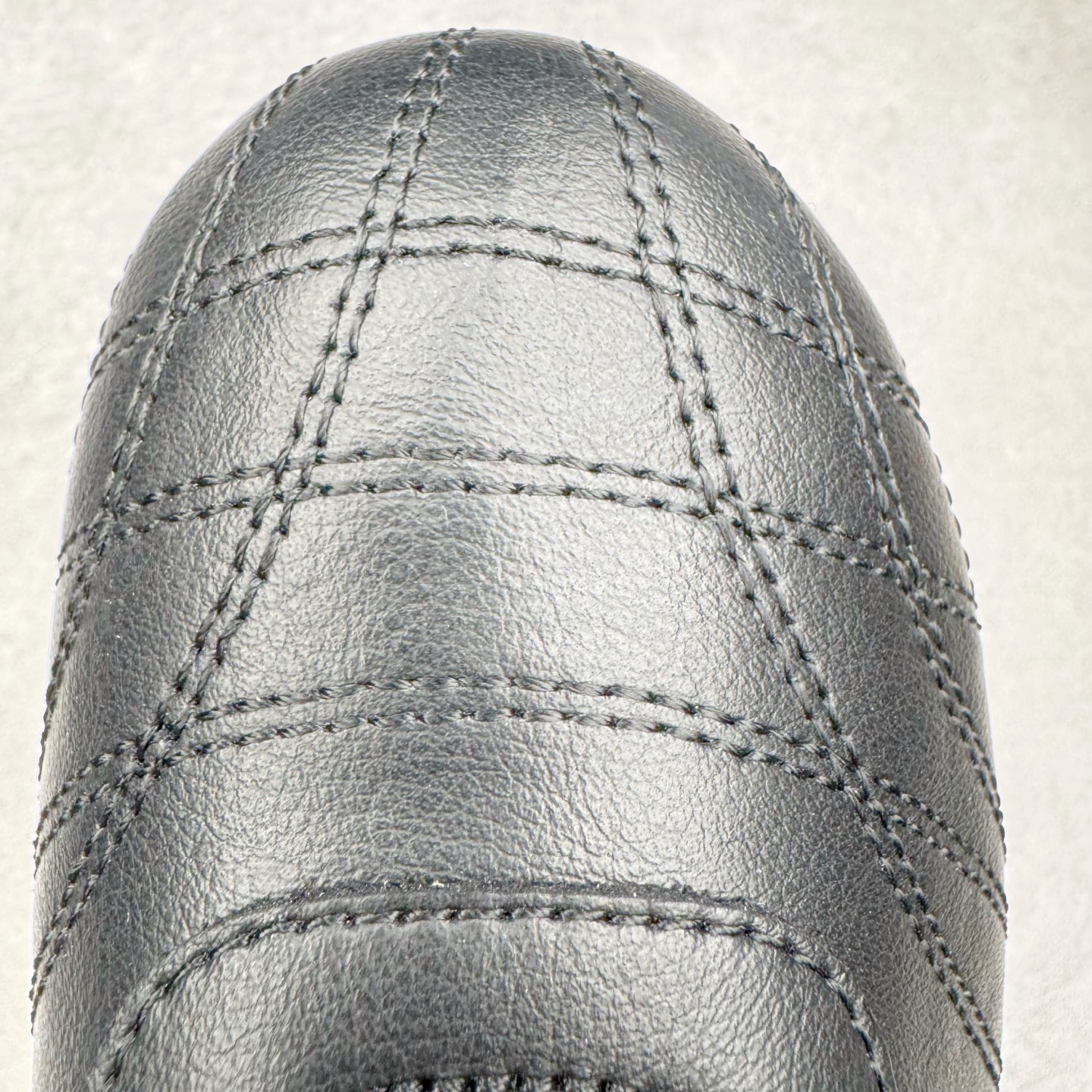 图片[16]-＃HP纯原 AD Originals TAEKWONDO 跆拳道薄底训练鞋 JS1193 从专业赛场到时尚前沿🪩 开启多元运动美学新篇章🥋 𝙏𝘼𝙀𝙆𝙒𝙊𝙉𝘿𝙊👟 演绎穿搭的“绝佳利器” 深受武术历史影响的简约套入式设计 力求致敬00年代初的风尚🥷🎧 ▪皮质鞋面，柔软高级 ▪搭配经典3D鞋头缝线设计 ▪一脚蹬设计穿脱自如 ▪低平橡胶外底助你扎实踩地从容迈步 为小众运动注入现代年轻化审美 鲜明黑白 复古极简 尺码：36 36.5 37 38 38.5 39 40 40.5 41 42 42.5 43 44 44.5 45-选品中心