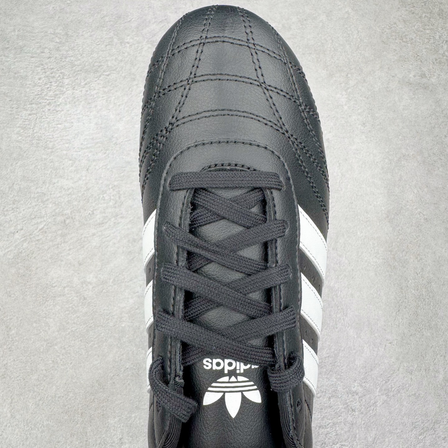 图片[4]-＃HP纯原 AD Originals TAEKWONDO 跆拳道薄底训练鞋 JS1193 从专业赛场到时尚前沿🪩 开启多元运动美学新篇章🥋 𝙏𝘼𝙀𝙆𝙒𝙊𝙉𝘿𝙊👟 演绎穿搭的“绝佳利器” 深受武术历史影响的简约套入式设计 力求致敬00年代初的风尚🥷🎧 ▪皮质鞋面，柔软高级 ▪搭配经典3D鞋头缝线设计 ▪一脚蹬设计穿脱自如 ▪低平橡胶外底助你扎实踩地从容迈步 为小众运动注入现代年轻化审美 鲜明黑白 复古极简 尺码：36 36.5 37 38 38.5 39 40 40.5 41 42 42.5 43 44 44.5 45-选品中心