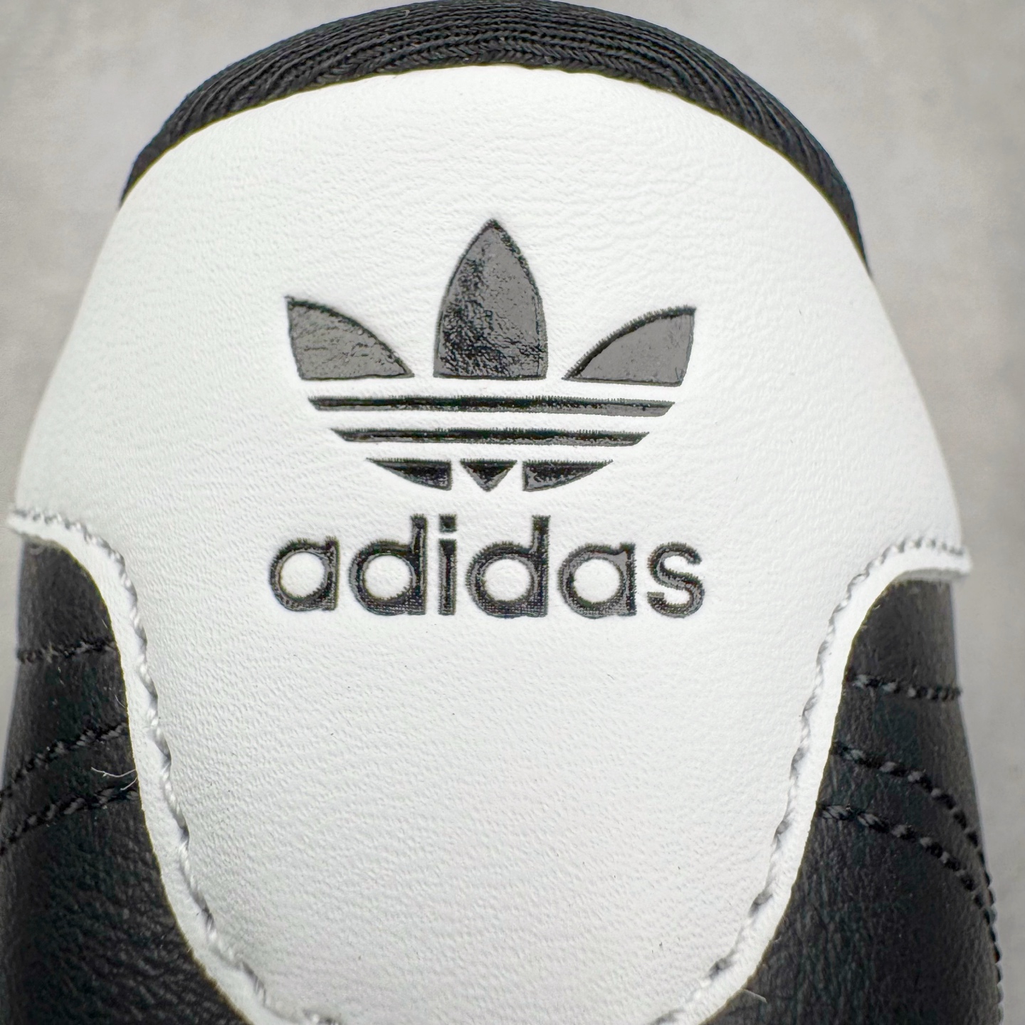 图片[13]-＃HP纯原 AD Originals TAEKWONDO 跆拳道薄底训练鞋 JS1193 从专业赛场到时尚前沿🪩 开启多元运动美学新篇章🥋 𝙏𝘼𝙀𝙆𝙒𝙊𝙉𝘿𝙊👟 演绎穿搭的“绝佳利器” 深受武术历史影响的简约套入式设计 力求致敬00年代初的风尚🥷🎧 ▪皮质鞋面，柔软高级 ▪搭配经典3D鞋头缝线设计 ▪一脚蹬设计穿脱自如 ▪低平橡胶外底助你扎实踩地从容迈步 为小众运动注入现代年轻化审美 鲜明黑白 复古极简 尺码：36 36.5 37 38 38.5 39 40 40.5 41 42 42.5 43 44 44.5 45-选品中心