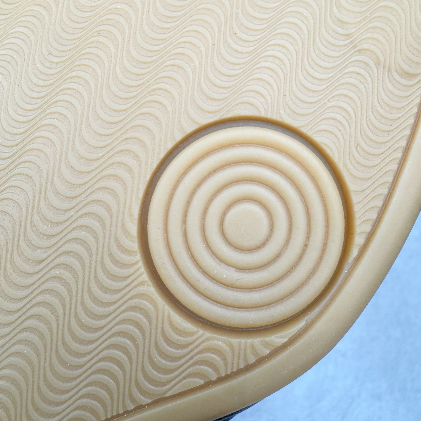 图片[18]-＃HP纯原 AD Originals TAEKWONDO 跆拳道薄底训练鞋 JS1193 从专业赛场到时尚前沿🪩 开启多元运动美学新篇章🥋 𝙏𝘼𝙀𝙆𝙒𝙊𝙉𝘿𝙊👟 演绎穿搭的“绝佳利器” 深受武术历史影响的简约套入式设计 力求致敬00年代初的风尚🥷🎧 ▪皮质鞋面，柔软高级 ▪搭配经典3D鞋头缝线设计 ▪一脚蹬设计穿脱自如 ▪低平橡胶外底助你扎实踩地从容迈步 为小众运动注入现代年轻化审美 鲜明黑白 复古极简 尺码：36 36.5 37 38 38.5 39 40 40.5 41 42 42.5 43 44 44.5 45-选品中心