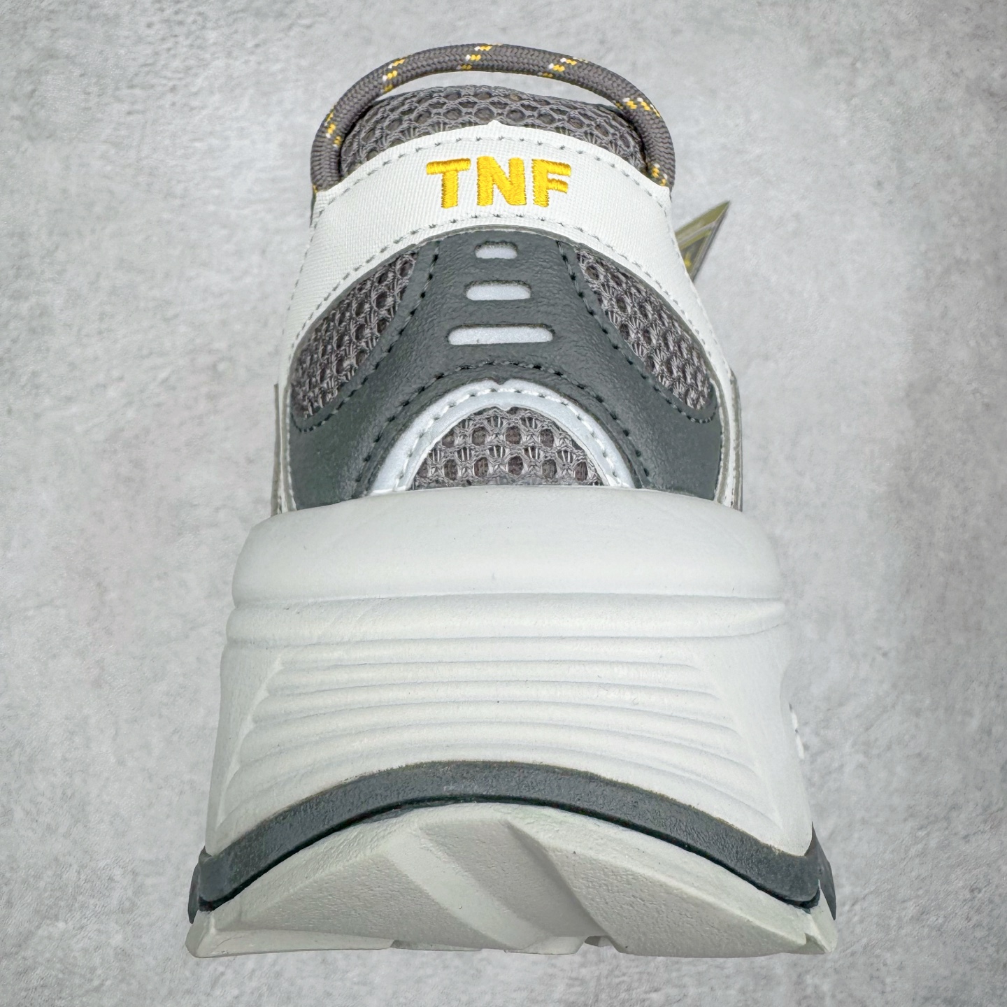 图片[8]-The North Face 北面乐斯菲斯户外运动休闲登山鞋越野徒步鞋 广东大厂品质 面料采用进口磨砂牛皮 鞋底采用Vibram黄金大底 专门为鞋底设计的橡胶以出色的耐磨性 良好的防滑性或得不少户外运动爱好者的喜欢 专业户外登山品牌（北面）The North Face自1966年创立，由两位热爱登山徒步的年轻登山者于美西旧金山开创，不断透过研发与创新，并且将最先进的技术结合在服装与鞋款设计，生产多种外型帅气且专业能力非常强的户外运动装备而备受欢迎。尺码：39-45（运动鞋码）-选品中心