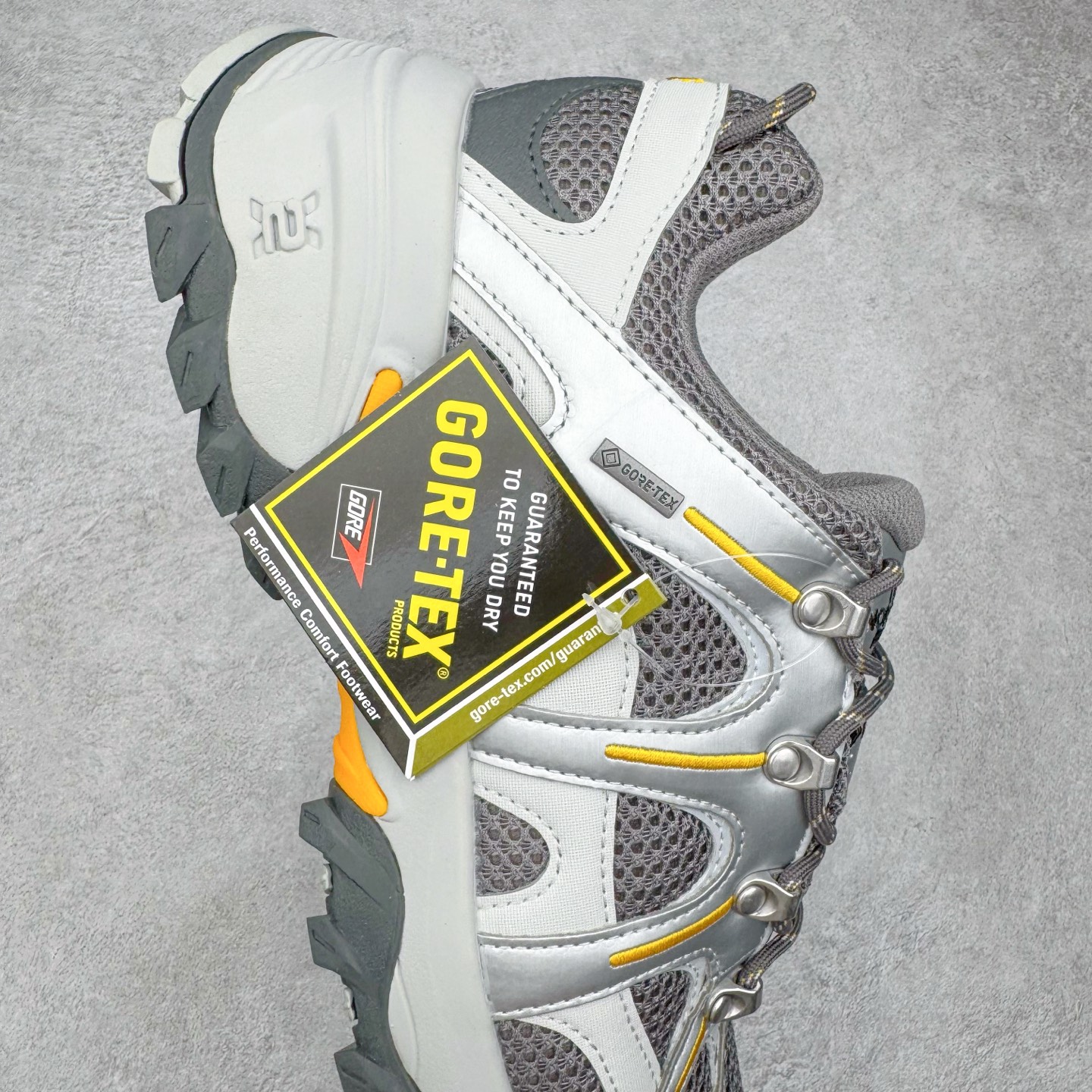 图片[6]-The North Face 北面乐斯菲斯户外运动休闲登山鞋越野徒步鞋 广东大厂品质 面料采用进口磨砂牛皮 鞋底采用Vibram黄金大底 专门为鞋底设计的橡胶以出色的耐磨性 良好的防滑性或得不少户外运动爱好者的喜欢 专业户外登山品牌（北面）The North Face自1966年创立，由两位热爱登山徒步的年轻登山者于美西旧金山开创，不断透过研发与创新，并且将最先进的技术结合在服装与鞋款设计，生产多种外型帅气且专业能力非常强的户外运动装备而备受欢迎。尺码：39-45（运动鞋码）-选品中心