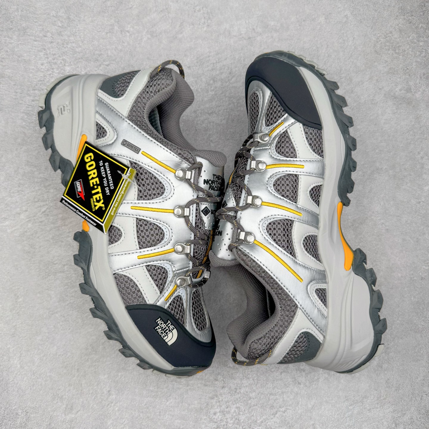 图片[3]-The North Face 北面乐斯菲斯户外运动休闲登山鞋越野徒步鞋 广东大厂品质 面料采用进口磨砂牛皮 鞋底采用Vibram黄金大底 专门为鞋底设计的橡胶以出色的耐磨性 良好的防滑性或得不少户外运动爱好者的喜欢 专业户外登山品牌（北面）The North Face自1966年创立，由两位热爱登山徒步的年轻登山者于美西旧金山开创，不断透过研发与创新，并且将最先进的技术结合在服装与鞋款设计，生产多种外型帅气且专业能力非常强的户外运动装备而备受欢迎。尺码：39-45（运动鞋码）-选品中心