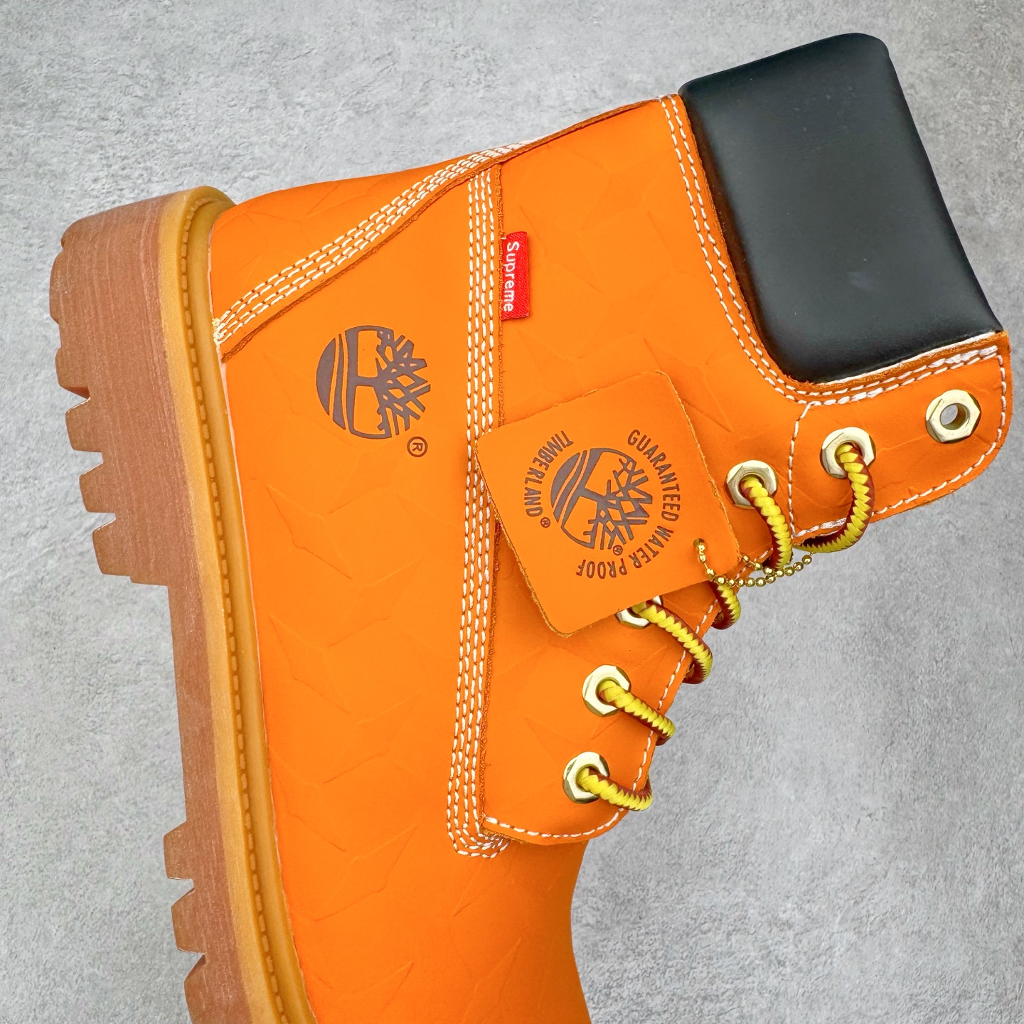 图片[6]-Timberland 天伯伦/添柏岚经典款 25ss新款高帮 经典再造 全新升级 广东大厂品质 原盒原包装 面料采用意大利🇮🇹顶级磨砂牛皮 搭配防臭防腐真皮乳胶鞋垫 给您完美的穿着体验 质量考究耐穿 型男必备 专治不帅 高品质脚感一流 独家供应 尺码：35 36 37 38 39 40 41 42 43 44 偏大一码-选品中心