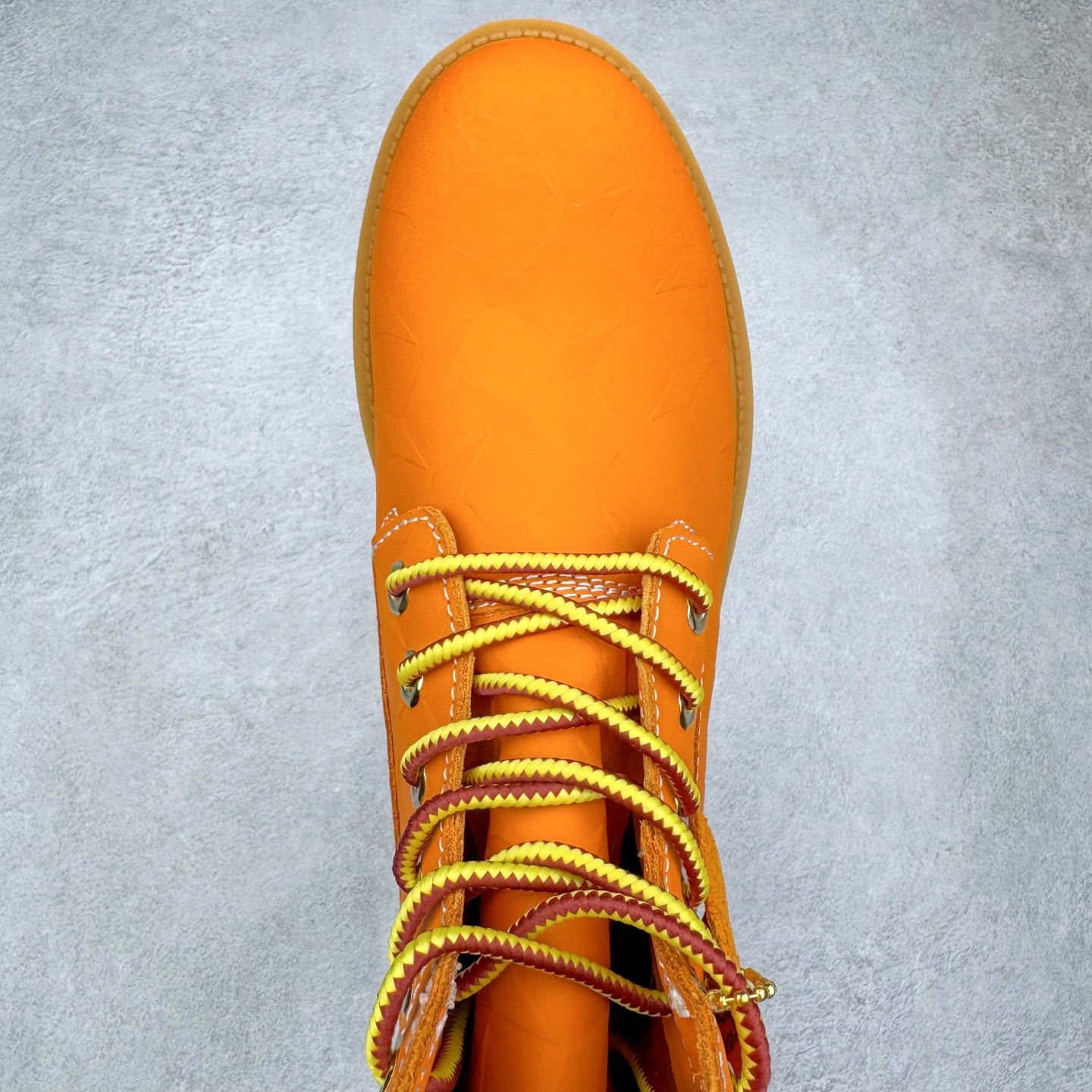 图片[4]-Timberland 天伯伦/添柏岚经典款 25ss新款高帮 经典再造 全新升级 广东大厂品质 原盒原包装 面料采用意大利🇮🇹顶级磨砂牛皮 搭配防臭防腐真皮乳胶鞋垫 给您完美的穿着体验 质量考究耐穿 型男必备 专治不帅 高品质脚感一流 独家供应 尺码：35 36 37 38 39 40 41 42 43 44 偏大一码-选品中心