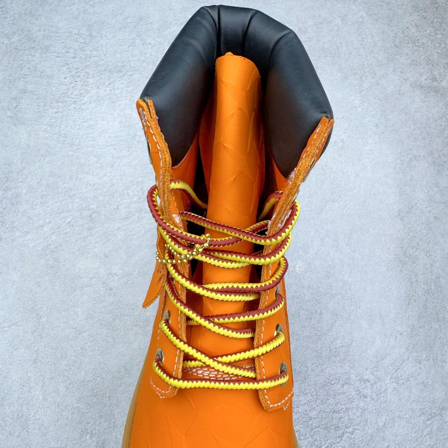 图片[5]-Timberland 天伯伦/添柏岚经典款 25ss新款高帮 经典再造 全新升级 广东大厂品质 原盒原包装 面料采用意大利🇮🇹顶级磨砂牛皮 搭配防臭防腐真皮乳胶鞋垫 给您完美的穿着体验 质量考究耐穿 型男必备 专治不帅 高品质脚感一流 独家供应 尺码：35 36 37 38 39 40 41 42 43 44 偏大一码-选品中心