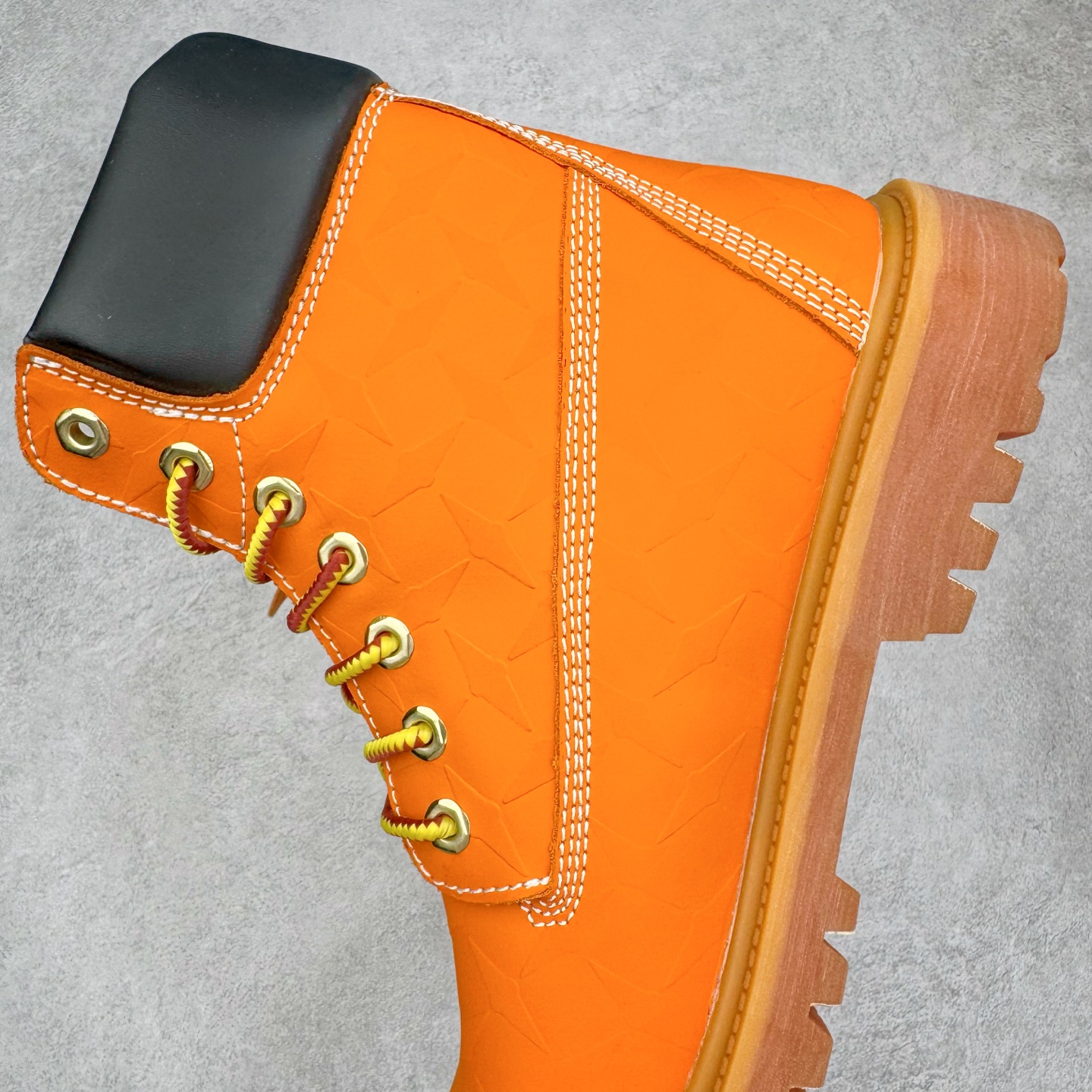 图片[7]-Timberland 天伯伦/添柏岚经典款 25ss新款高帮 经典再造 全新升级 广东大厂品质 原盒原包装 面料采用意大利🇮🇹顶级磨砂牛皮 搭配防臭防腐真皮乳胶鞋垫 给您完美的穿着体验 质量考究耐穿 型男必备 专治不帅 高品质脚感一流 独家供应 尺码：35 36 37 38 39 40 41 42 43 44 偏大一码-选品中心