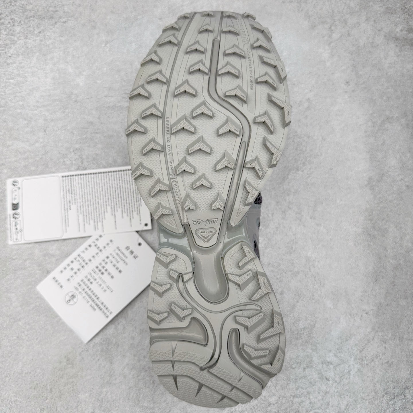 图片[9]-＃HP SALOMON XT-WHISPER 萨洛蒙圆头防滑耐磨低帮休闲越野训练城市通勤跑步鞋 男女同款 浅棕色 纯原外贸平台特供订单 耗时半年巨作 全套原纸板楦头开发 原厂特供网布配套加持 确保原汁原味 完美呈现版型 原档数据独家私模五层组合大底 男女鞋同步官方开发至46.5 原装Ortholite轻量化鞋垫 中底布带钢印编号 原厂TPU锁扣 进口港宝加持 后跟自然饱满 还原公司包裹性 鞋面以“锯齿”状的包裹系统呈现 在基色底之下加入了各种色点缀 将公司的最新技术和时尚前卫的造型融入耐用的长跑款式中 鞋面由 TPU 薄膜制成 并焊接在高耐磨网眼上 使其既时尚又坚固 由 ACS底盘支撑 可增强稳定性和支撑力 以及由橡胶凸耳 Contragrip外底覆盖的 EVA 缓冲中底 旨在应对崎岖的地形 鞋舌上的彩色Salomon 标签、Quicklace 系统以及鞋头、鞋舌和鞋跟上的附加品牌使细节更加完美 让穿着者可以轻松驾驭户外与通勤下的任何运动生活场景 无缝鞋身户外随意纵横 颜值与脚感兼备 出街通勤 绝对非常吸睛 你值得拥有 尺码：36 36.5 37.5 38 38.5 39 40 40.5 41 42 42.5 43 44 44.5 45 46 46.5 注意：偏小1码-选品中心